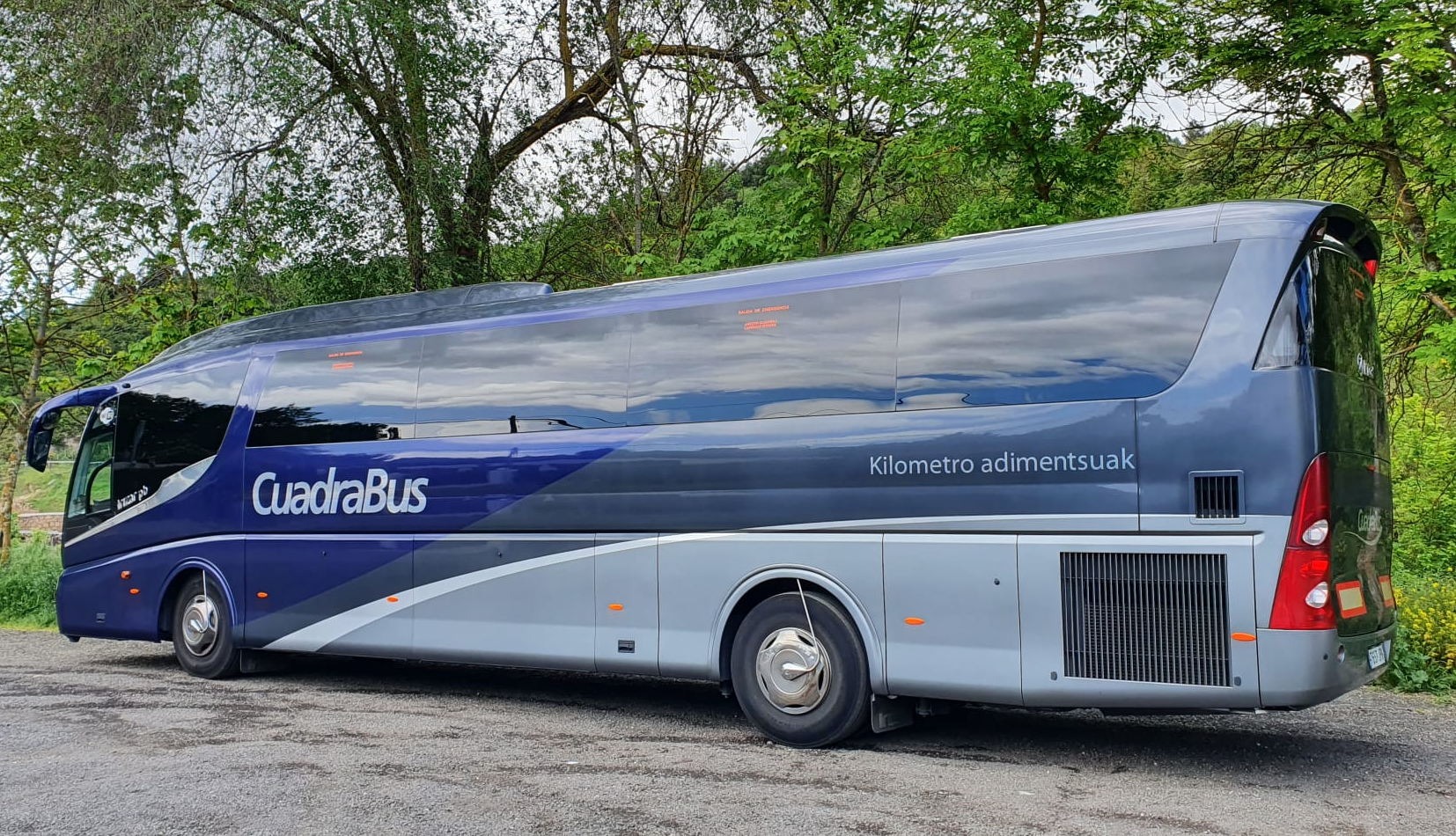 Eskola arteko eta langileak lanera eramateko zerbitzuekin hasi zen Amurrioko enpresa | Argazkia: Cuadra Bus Eskola arteko eta langileak lanera eramateko zerbitzuekin hasi zen Amurrioko enpresa | Argazkia: Cuadra Bus