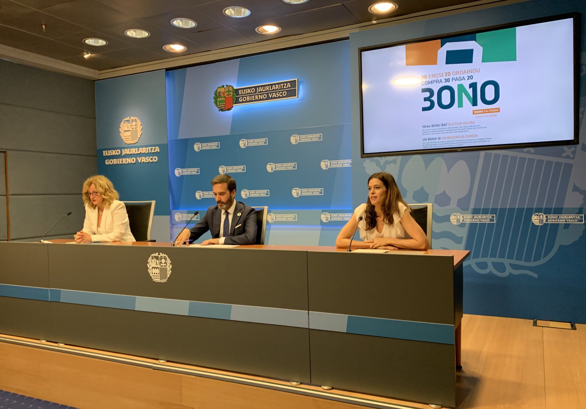 Euskadi Bono Denden aurkezpena, atzo, Gasteizen | Argazkia: Gasteizko Udala