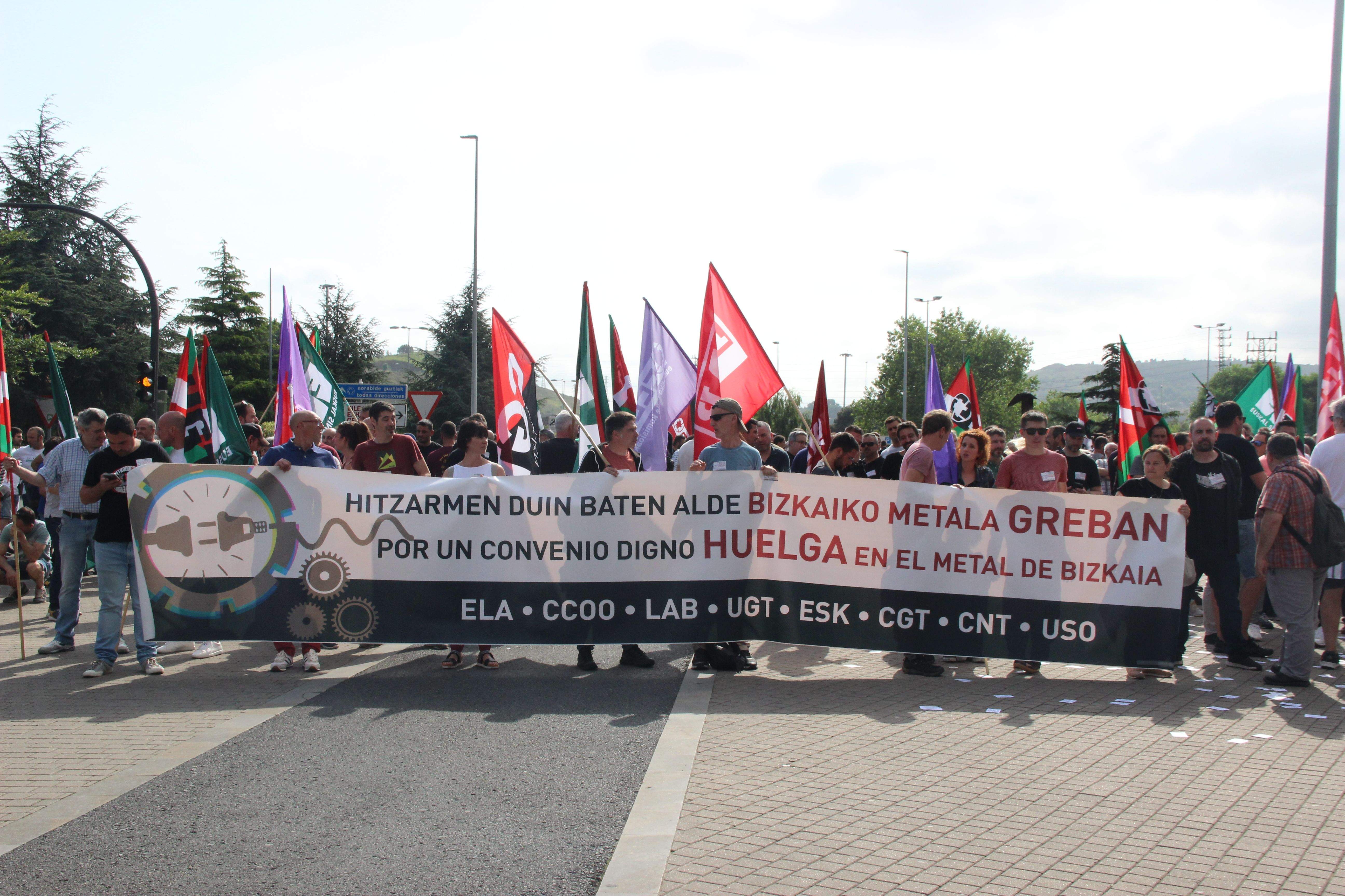 Bizkaiko metaleko sindikatuen protesta BEC-en atarian | Argazkia: EnpresaBIDEA