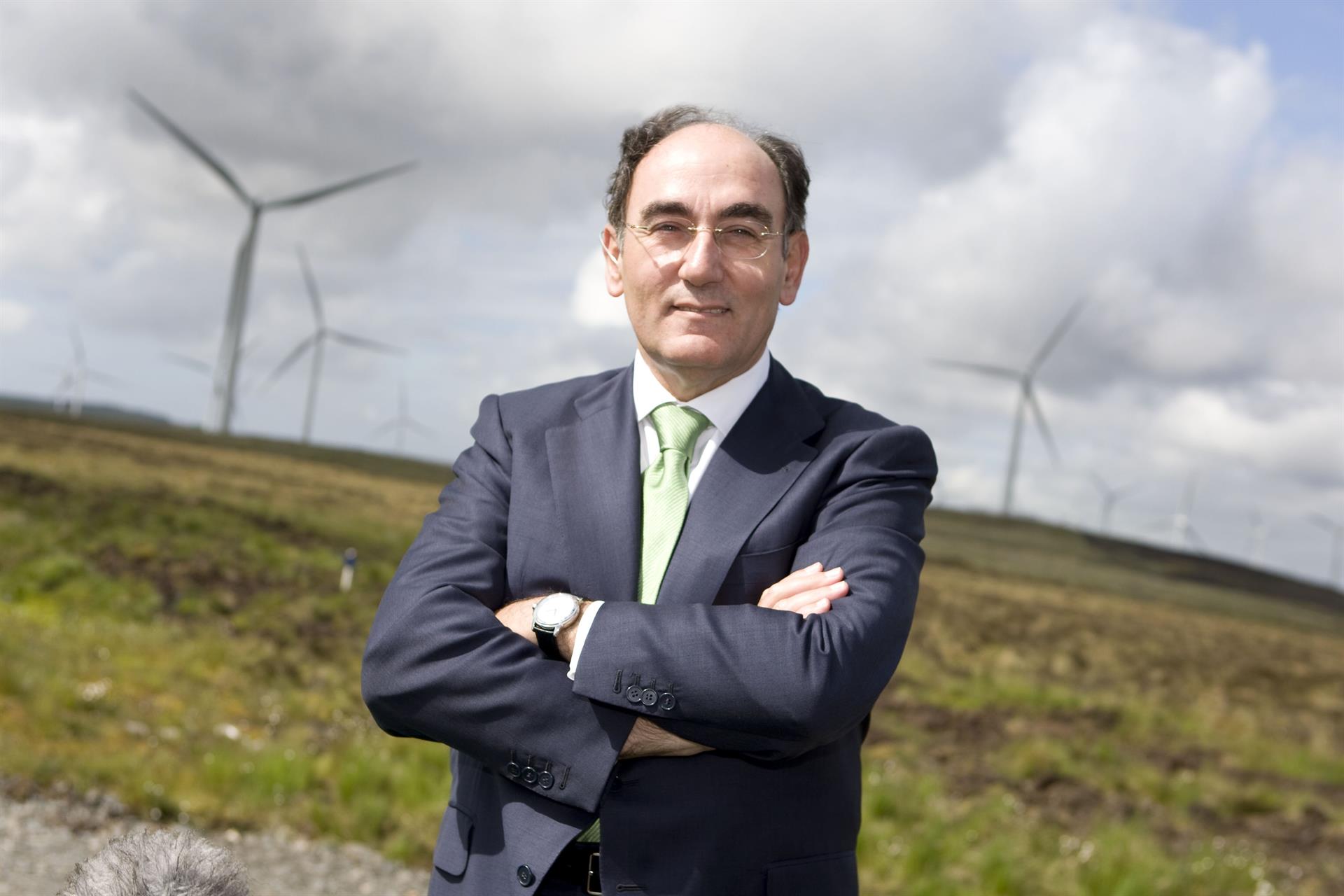 Ignacio Sanchez Galan Iberdrolako presidentea proiektu eoliko baten parean | Argazkia: Iberdrola Ignacio Sanchez Galan Iberdrolako presidentea proiektu eoliko baten parean | Argazkia: Iberdrola