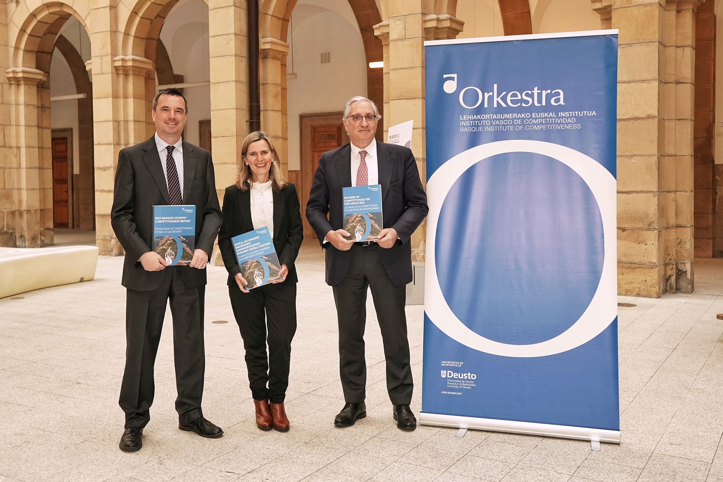 James Wilson Ikerketa zuzendaria, Mari Jose Aranguren zuzendari orokorra eta Ivan Martén presidentea, atzoko aurkezpenean | Argazkia: Orkestra James Wilson Ikerketa zuzendaria, Mari Jose Aranguren zuzendari orokorra eta Ivan Martén presidentea, atzoko aurkezpenean | Argazkia: Orkestra