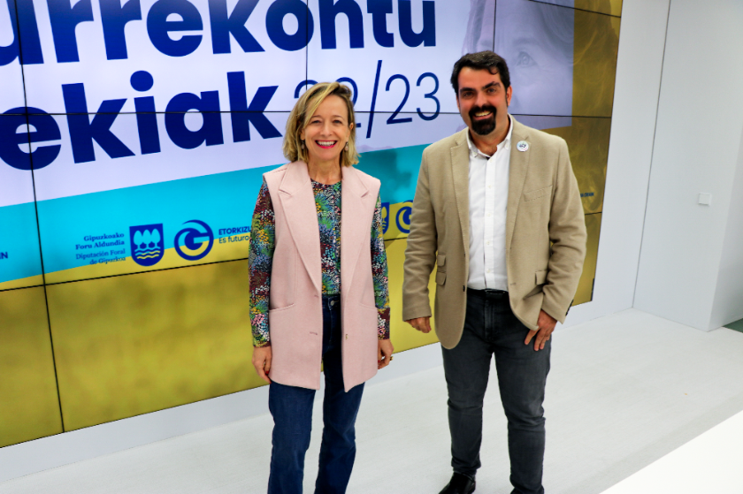 Eider Mendoza Gobernantzako foru diputatua eta Mikel Pagola Herritarren Partaidetzako foru zuzendaria | Argazkia: Gipuzkoako Foru Aldundia Eider Mendoza Gobernantzako foru diputatua eta Mikel Pagola Herritarren Partaidetzako foru zuzendaria | Argazkia: Gipuzkoako Foru Aldundia