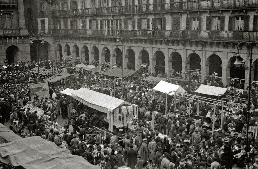 XX. mendeko San Tomas Feria, Donostian | Argazkia: Kutxateka/Ricardo Martin