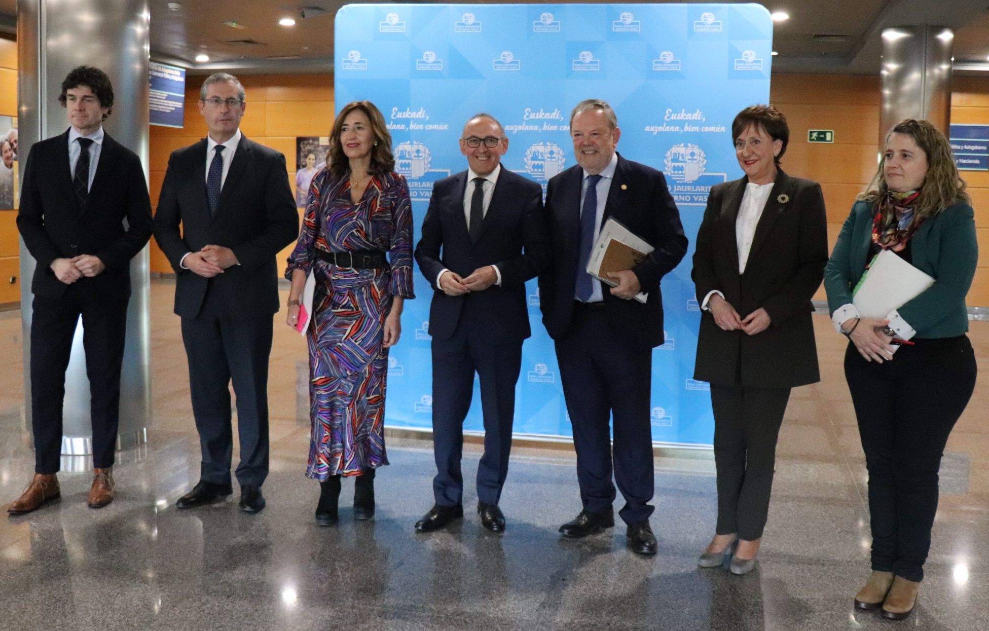 Finantzen Euskal Kontseiluan parte hartu duten kideak | Argazkia: Irekia Finantzen Euskal Kontseiluan parte hartu duten kideak | Argazkia: Irekia