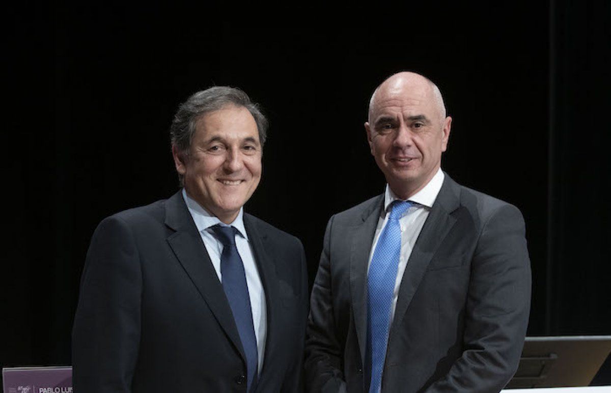 Txomin Garcia eta Xabier Egibar Laboral Kutxako presidentea eta zuzendaria | Argazkia: Laboral Kutxa Txomin Garcia eta Xabier Egibar Laboral Kutxako presidentea eta zuzendaria | Argazkia: Laboral Kutxa