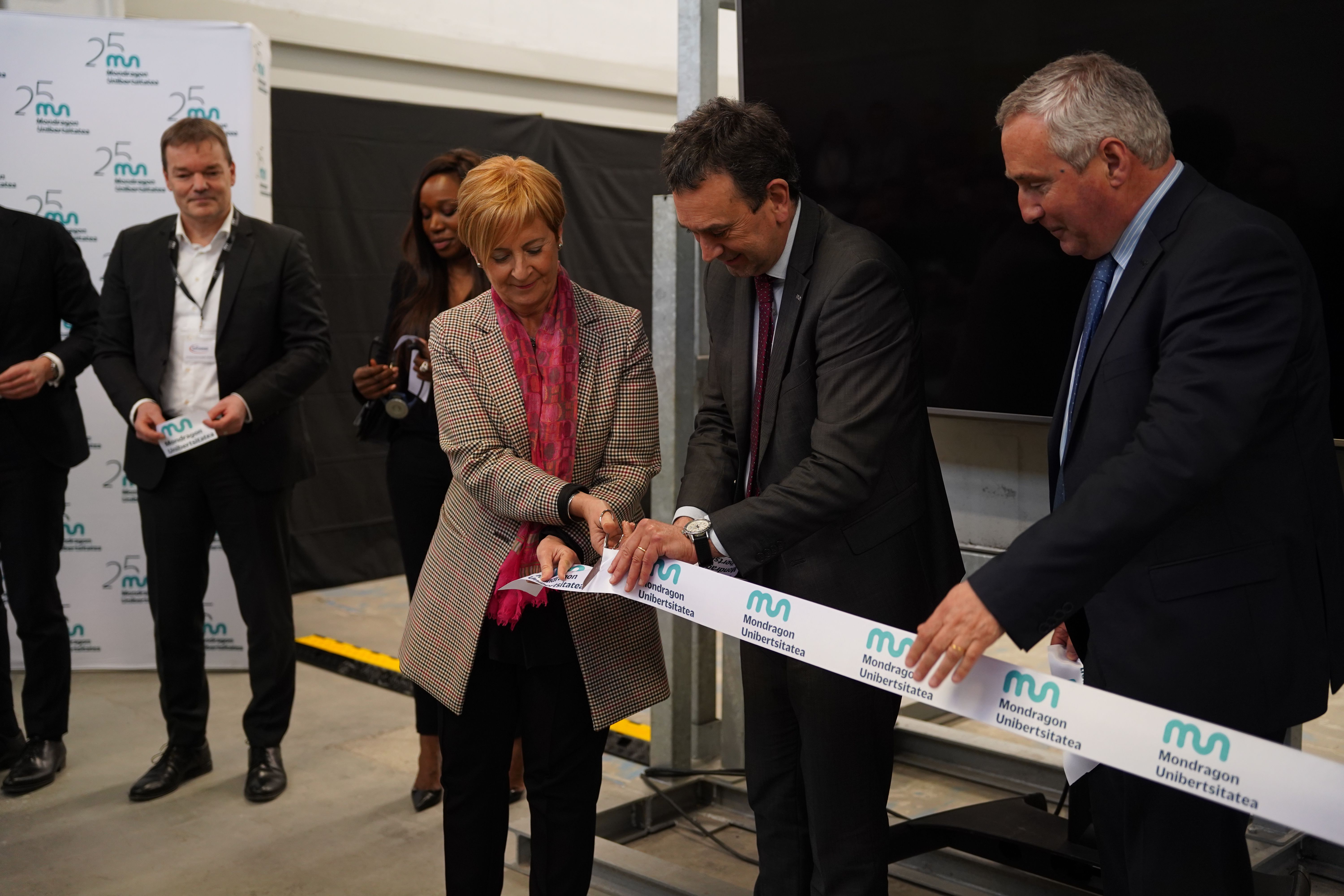 Laborategiaren inaugurazio ekitaldia | Argazkia: Mondragon Unibertsitatea Laborategiaren inaugurazio ekitaldia | Argazkia: Mondragon Unibertsitatea