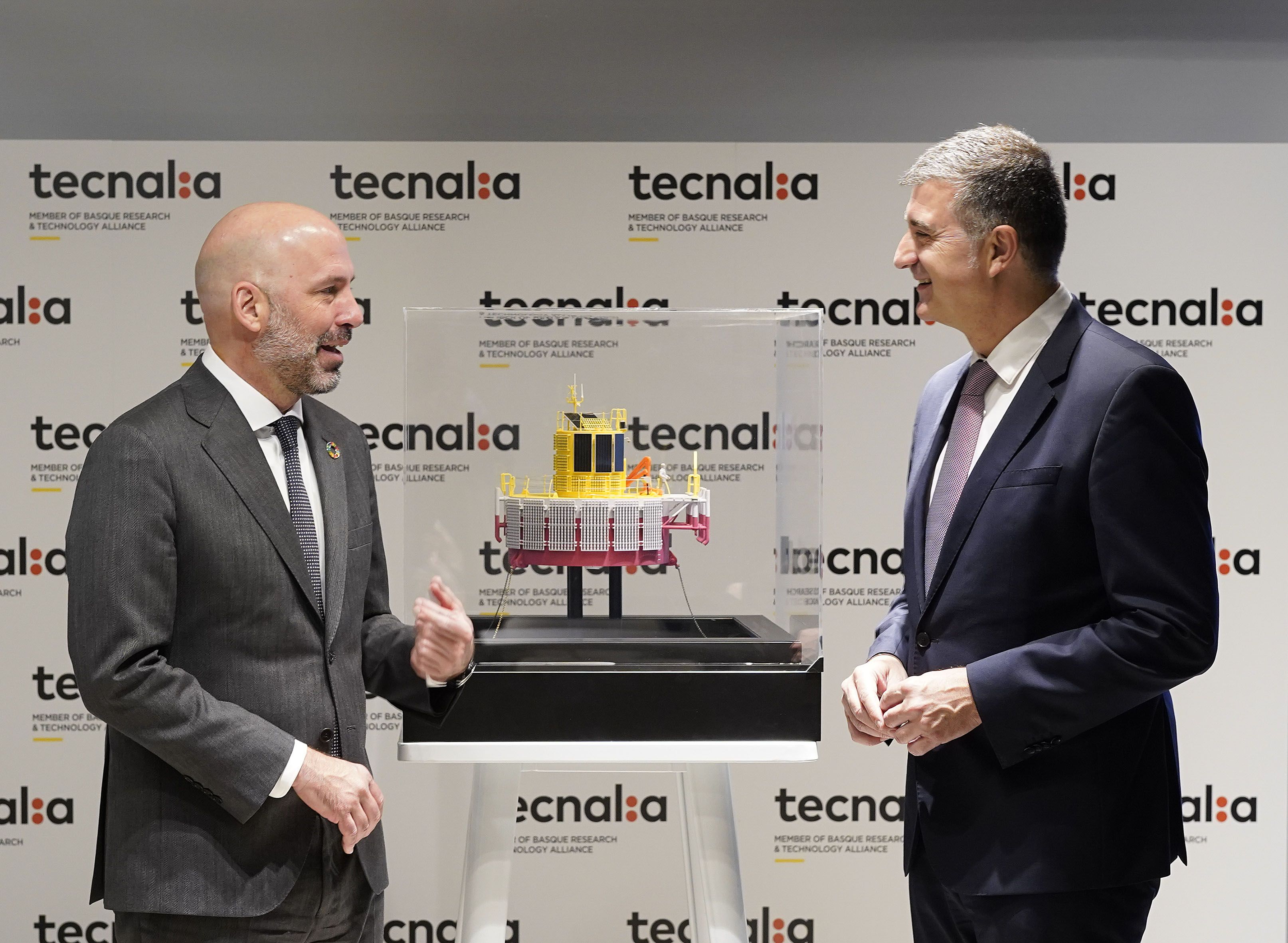 Alex Belaustegui eta Jesus Valero Tecnaliako presidentea eta zuzendari nagusia gaur Bilbon | Argazkia: Tecnalia Alex Belaustegui eta Jesus Valero Tecnaliako presidentea eta zuzendari nagusia gaur Bilbon | Argazkia: Tecnalia