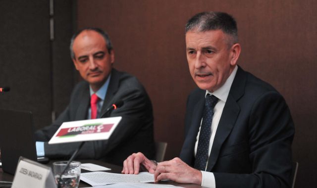 Ibon Urgoiti eta Joseba Madariaga, Bilboko agerraldian | Argazkia: Laboral Kutxa Ibon Urgoiti eta Joseba Madariaga, Bilboko agerraldian | Argazkia: Laboral Kutxa