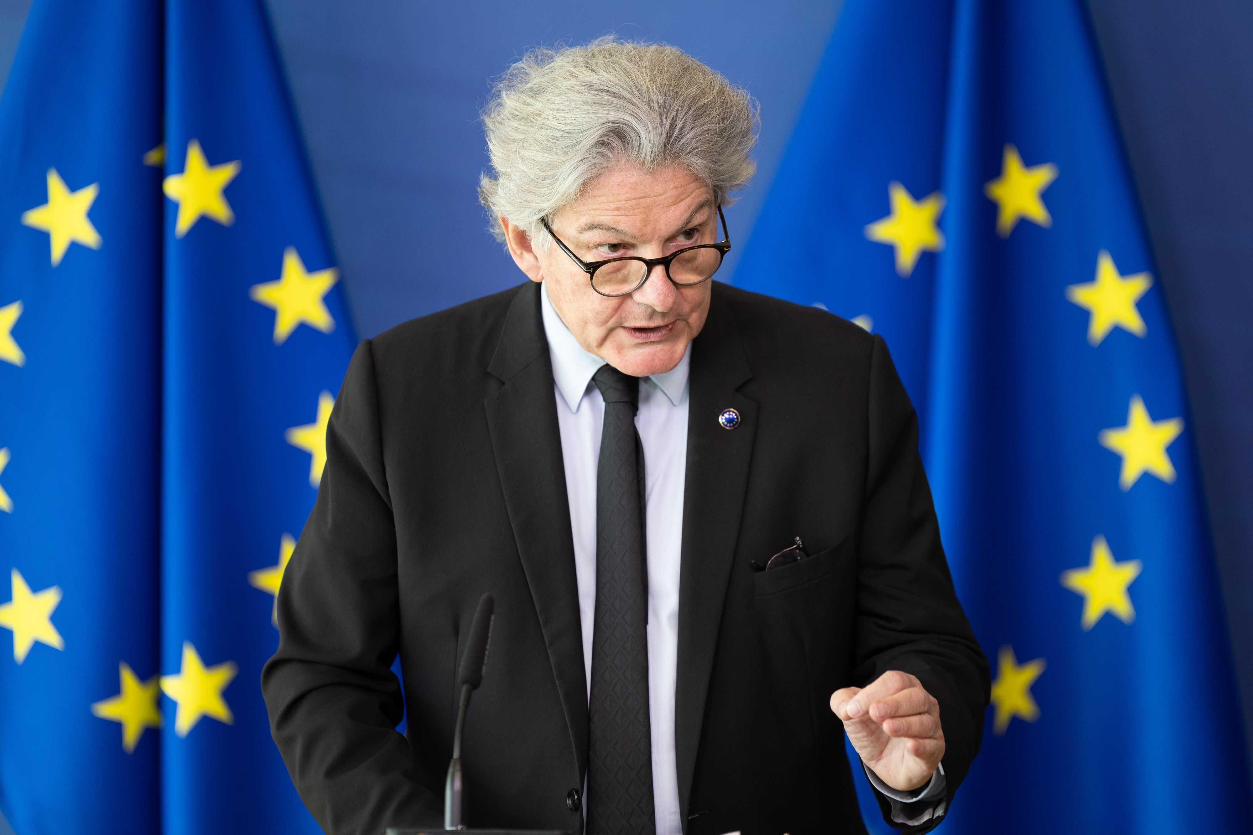 Thierry Breton Barne Merkatuko komisarioa agerraldi baten. Hark azaldu zituen xehetasunak | Argazkia: Europako Batzordea Thierry Breton Barne Merkatuko komisarioa agerraldi baten. Hark azaldu zituen xehetasunak | Argazkia: Europako Batzordea