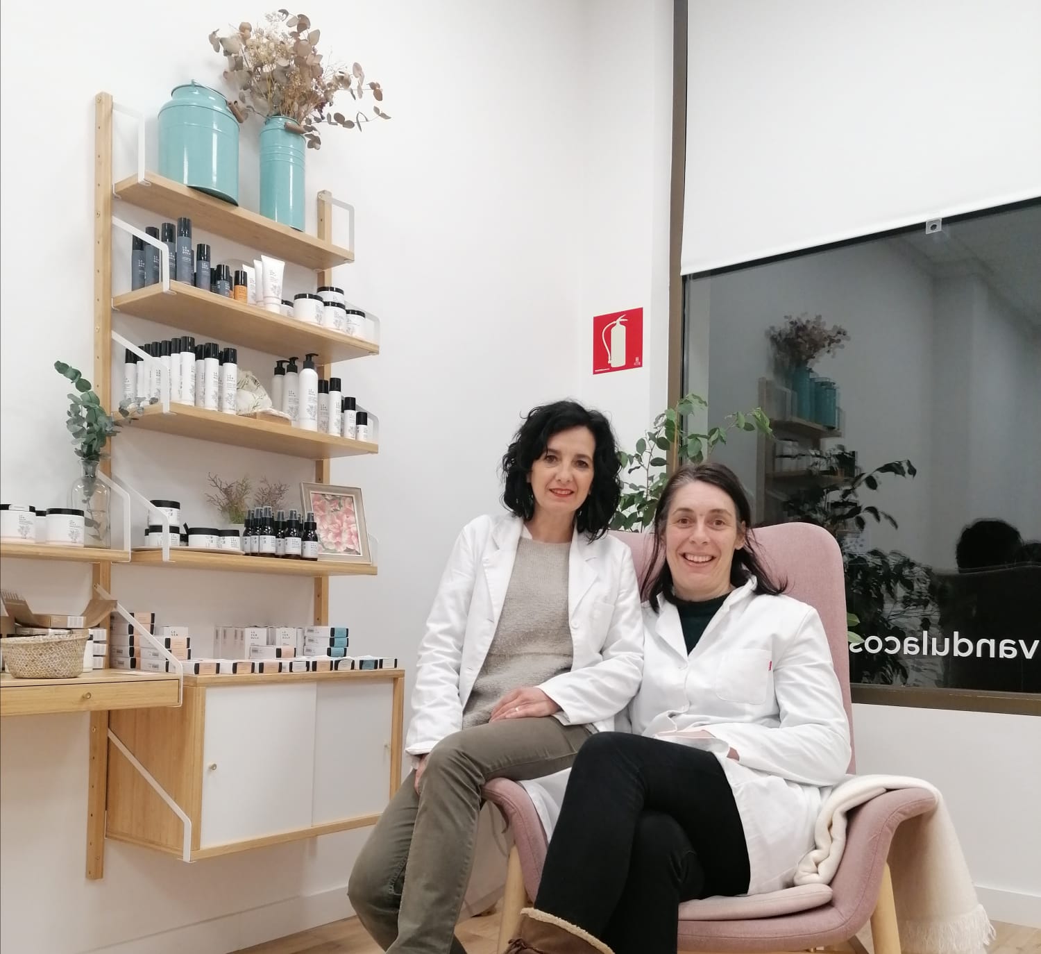 Ainhoa Aranburuzabala eta Ainara Beobide Lavandula Cosmeticako sortzaileak | Argazkia: Lavandula Cosmetica Ainhoa Aranburuzabala eta Ainara Beobide Lavandula Cosmeticako sortzaileak | Argazkia: Lavandula Cosmetica