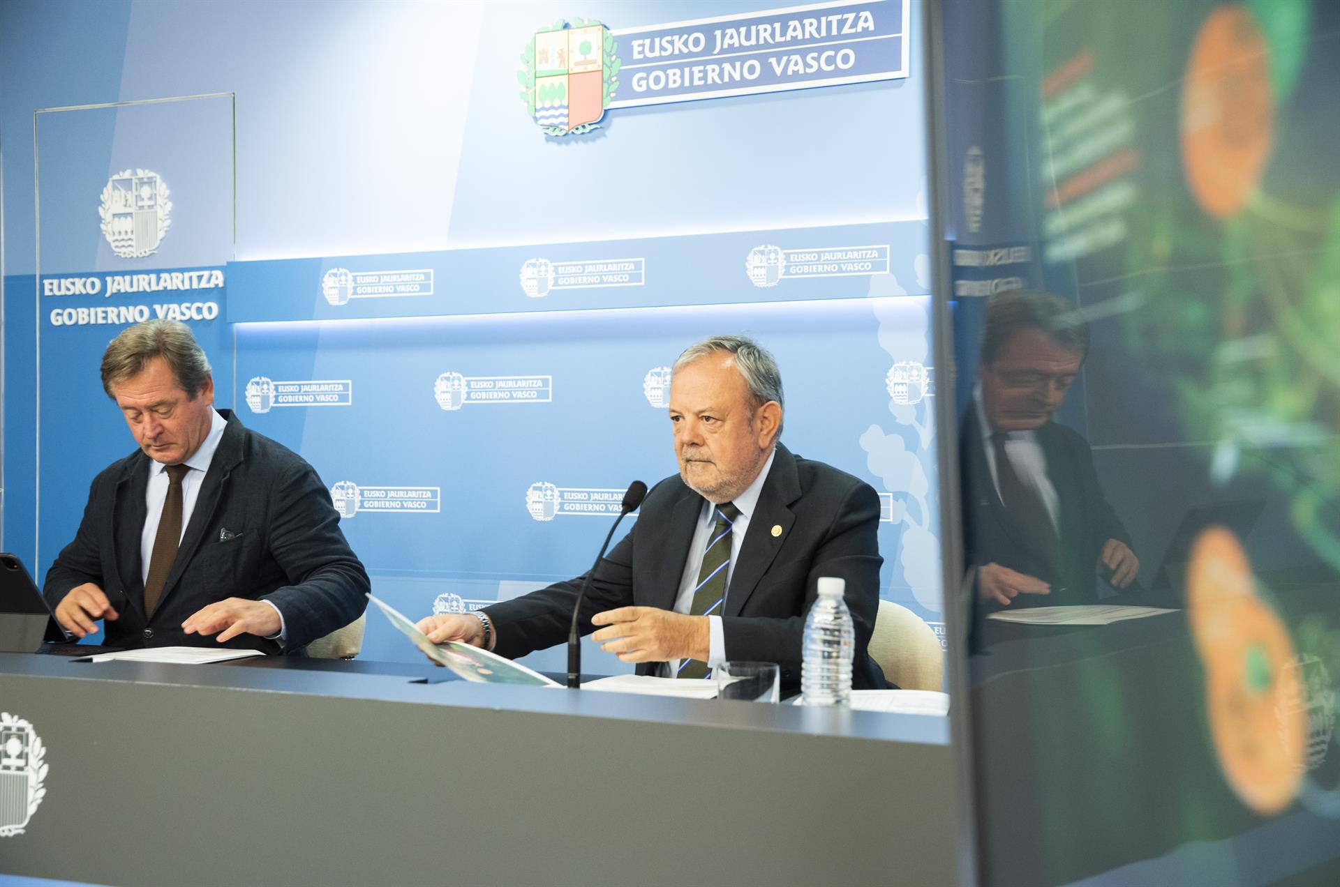 Bingen Zupiria eta Pedro Azpiazu Gobernu Kontseiluaren osteko prentsaurrekoan | Argazkia: Eusko Jaurlaritza