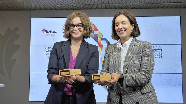 Elixabete Etxanobe eta Itxaso Berrojalbiz | Argazkia: Bizkaiko Foru Aldundia