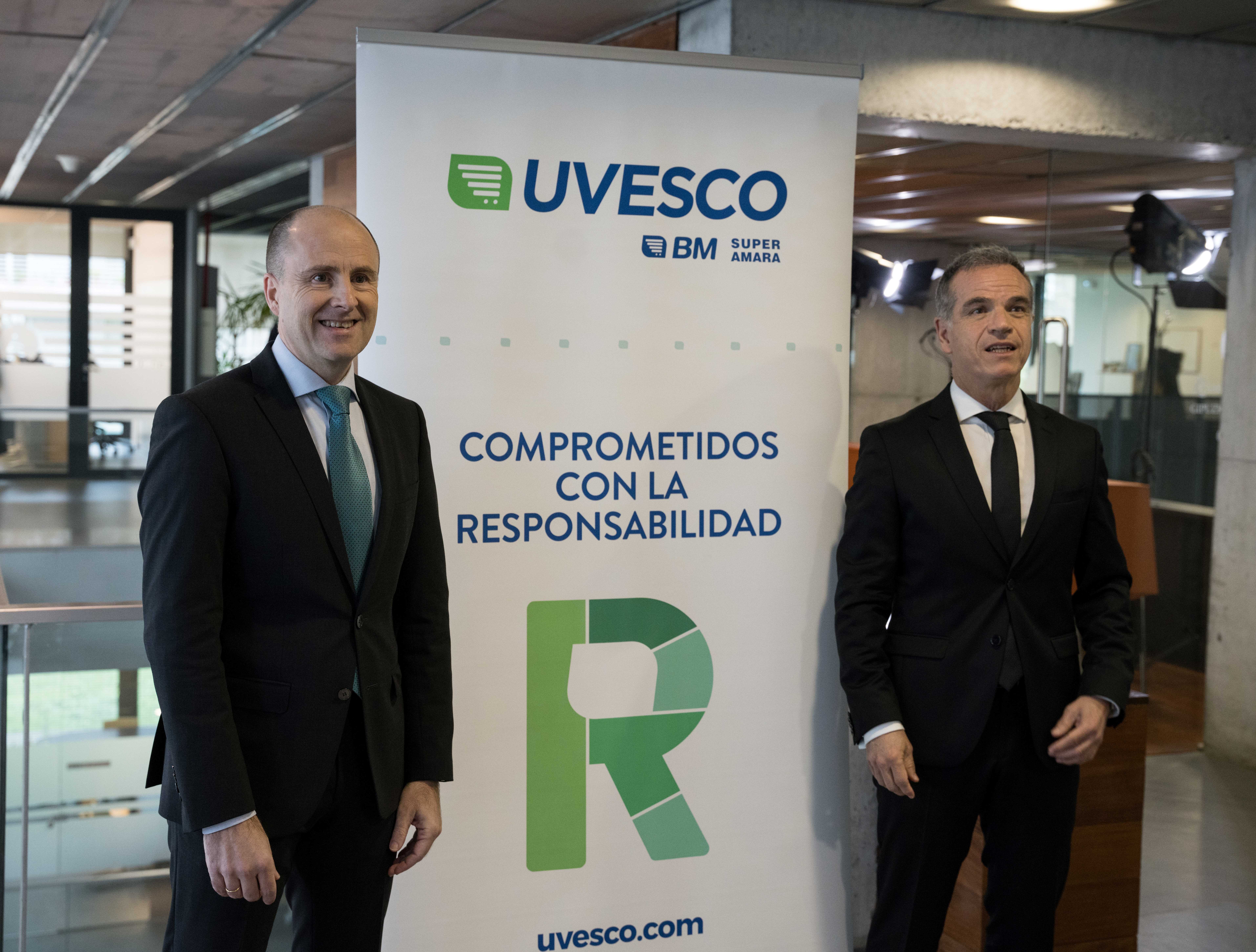 Angel Jareño Uvesco taldeko zuzendaria eta Jose Ramon Fernandez de Barrena presidentea | Argazkia: Uvesco