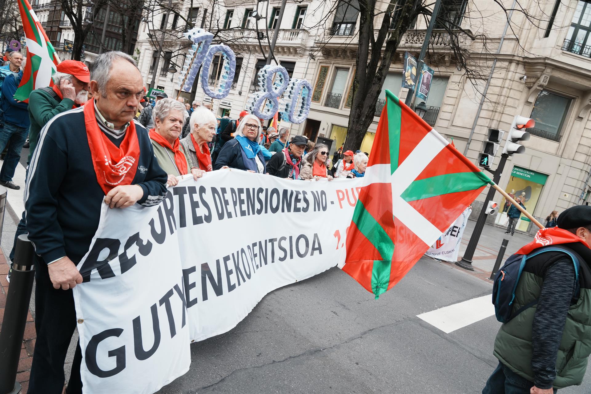 Euskal Herriko pentsiodunen manifestazioa, Bilbon| Argazkia: Europa Press Euskal Herriko pentsiodunen manifestazioa, Bilbon| Argazkia: Europa Press
