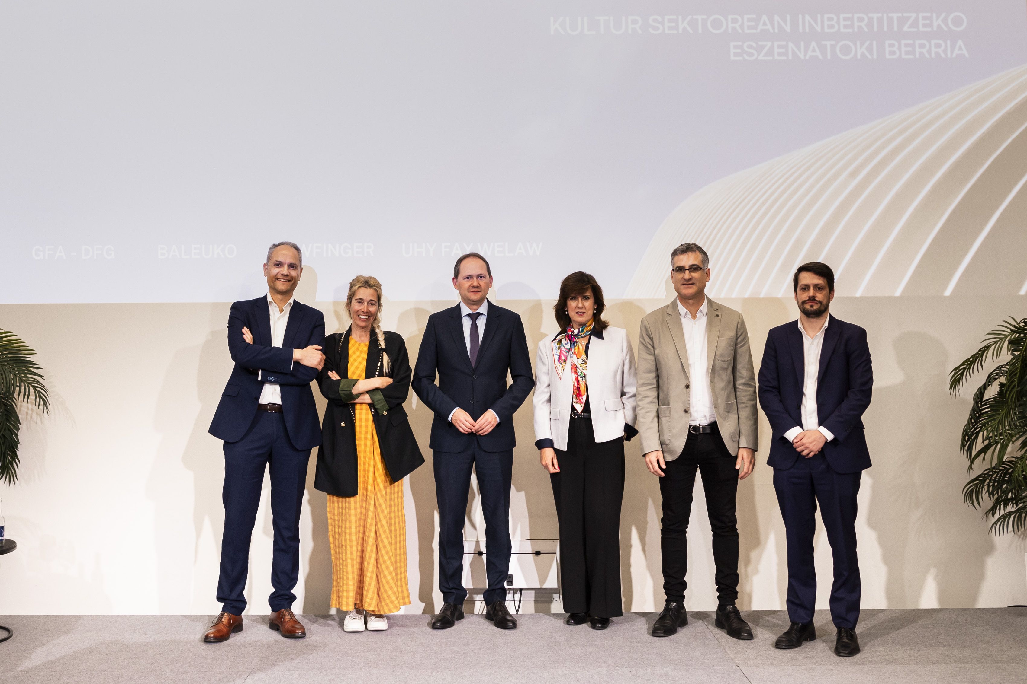 Lehen jardunaldi horretan Tabakaleran elkartutako ordezkari guztiak | Argazkia: LKS Next