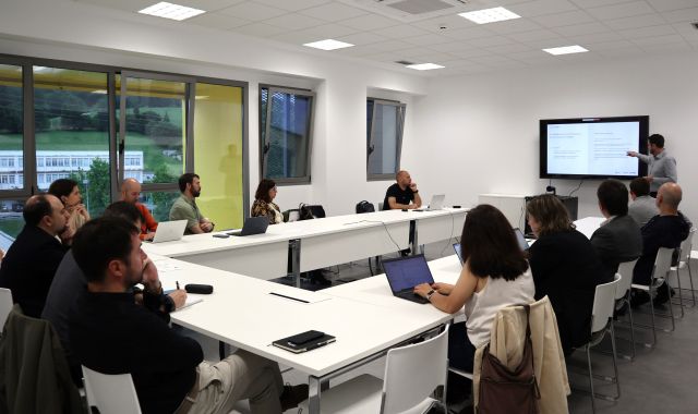 Joan den astean egitasmoa aurkeztu zieten Goierri Valleyko zenbait bazkideri | Argazkia: Goierri Valley Joan den astean egitasmoa aurkeztu zieten Goierri Valleyko zenbait bazkideri | Argazkia: Goierri Valley