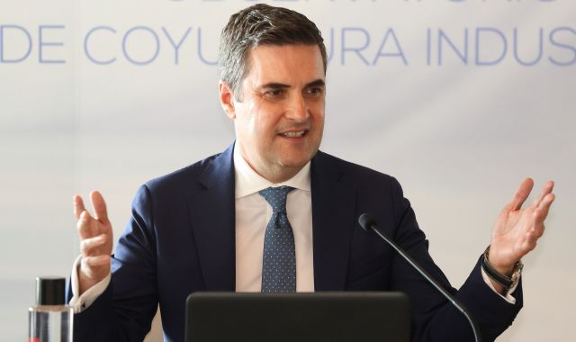 Jauregi, klusterretako zuzendariekin eginiko bileran | Argazkia: Irekia Jauregi, klusterretako zuzendariekin eginiko bileran | Argazkia: Irekia