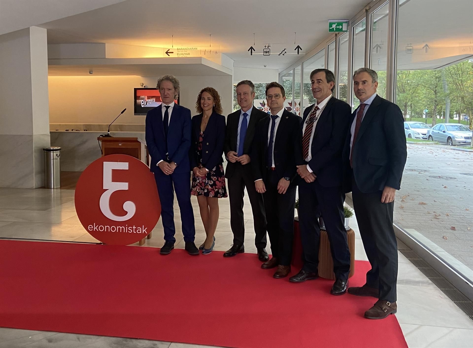 Ekonomistak PROfesional 2024 foroaren inaugurazioa | Argazkia: Irekia Ekonomistak PROfesional 2024 foroaren inaugurazioa | Argazkia: Irekia