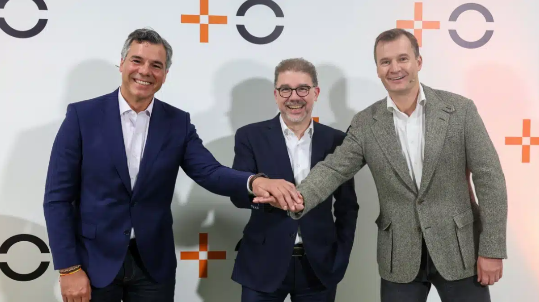 Germán López (MásMóvil), Ludovic Pech (Orange) eta Meinrad Spenger (Yoigo) | Argazkia: Europa Press Germán López (MásMóvil), Ludovic Pech (Orange) eta Meinrad Spenger (Yoigo) | Argazkia: Europa Press
