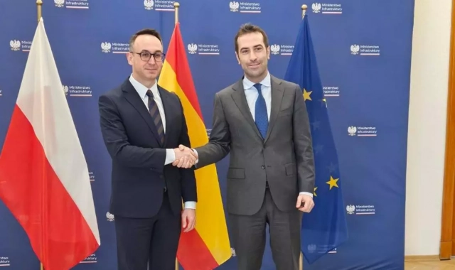 Dariusz Klimczak Poloniako Azpiegituren ministroa eta Carlos Cuerpo Espainiako Ekonomia, Merkataritza eta Enpresa ministroa | Argazkia: Cuerporen X kontua