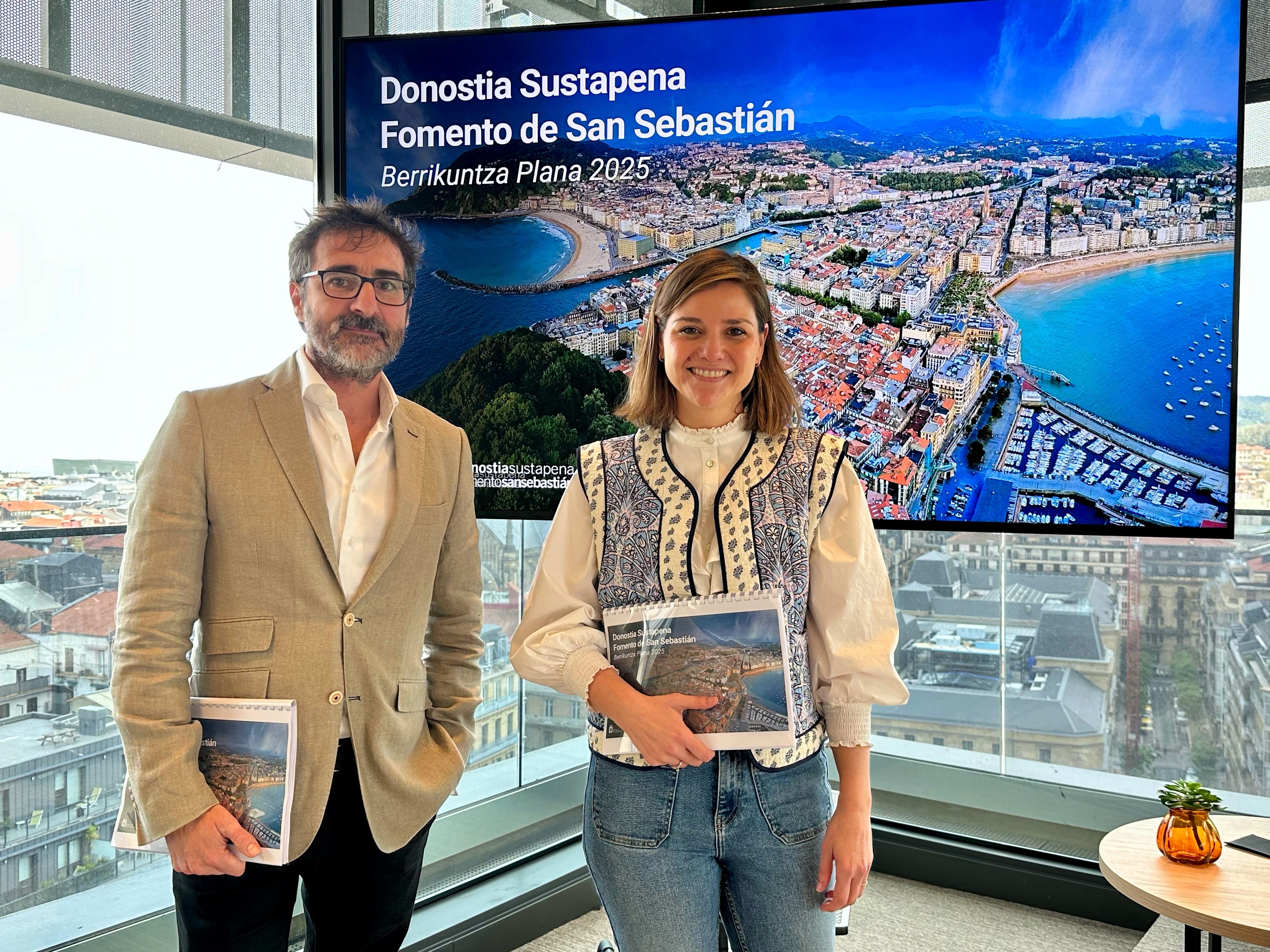 Iñigo Olaizola Donostia Sustapeneko zuzendaria eta Ane Oiarbide zinegotzia | Argazkia: Donostia Sustapena Iñigo Olaizola Donostia Sustapeneko zuzendaria eta Ane Oiarbide zinegotzia | Argazkia: Donostia Sustapena