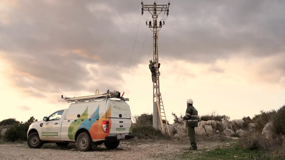 Taldeak 1.350 kilometro ditu behe- eta erdi-tentsioko lineetan | Argazkia: Iberdrola