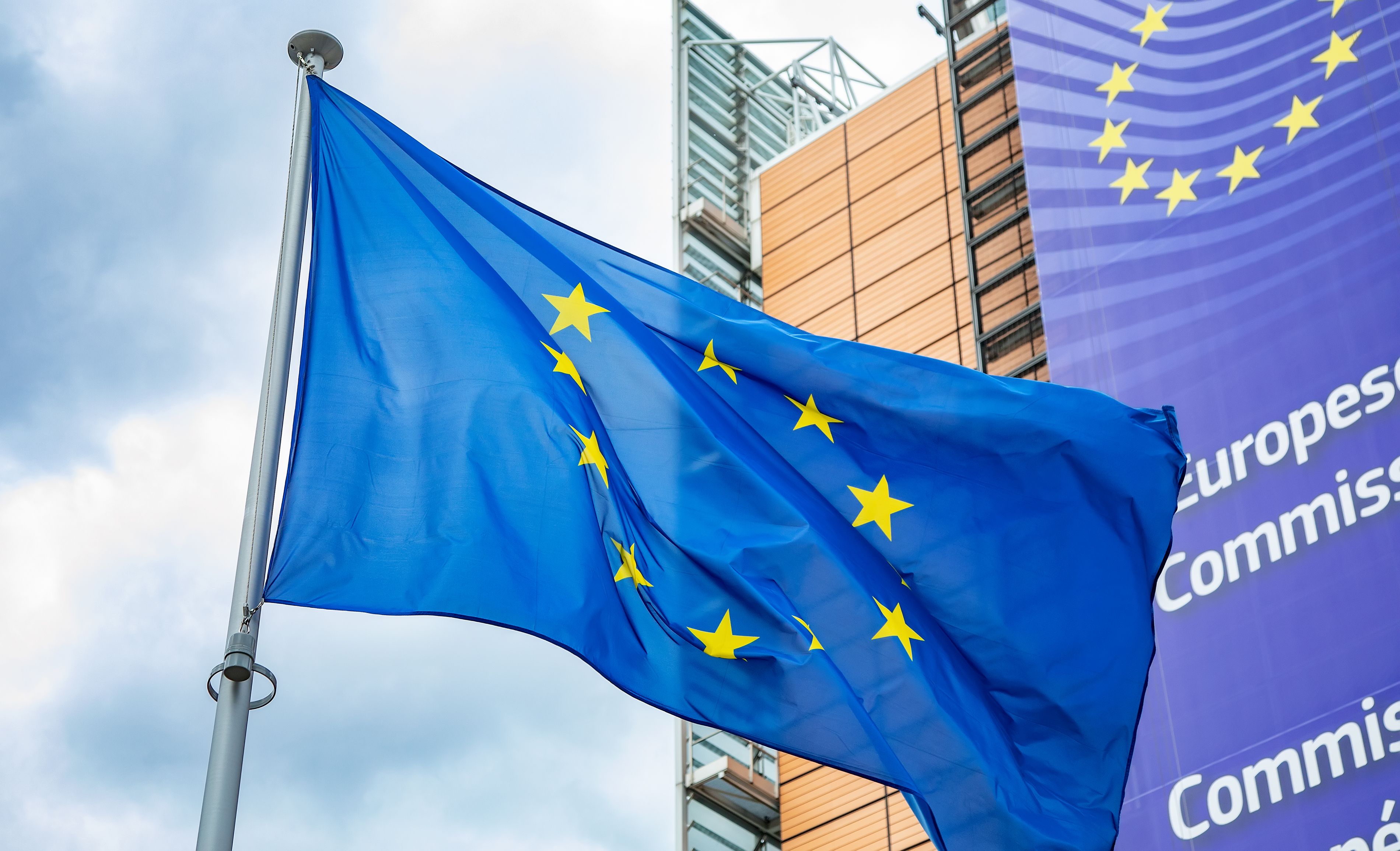 Espainian, aldiz, gora egin dute aurreikuspenek | Argazkia: iStock Espainian, aldiz, gora egin dute aurreikuspenek | Argazkia: iStock
