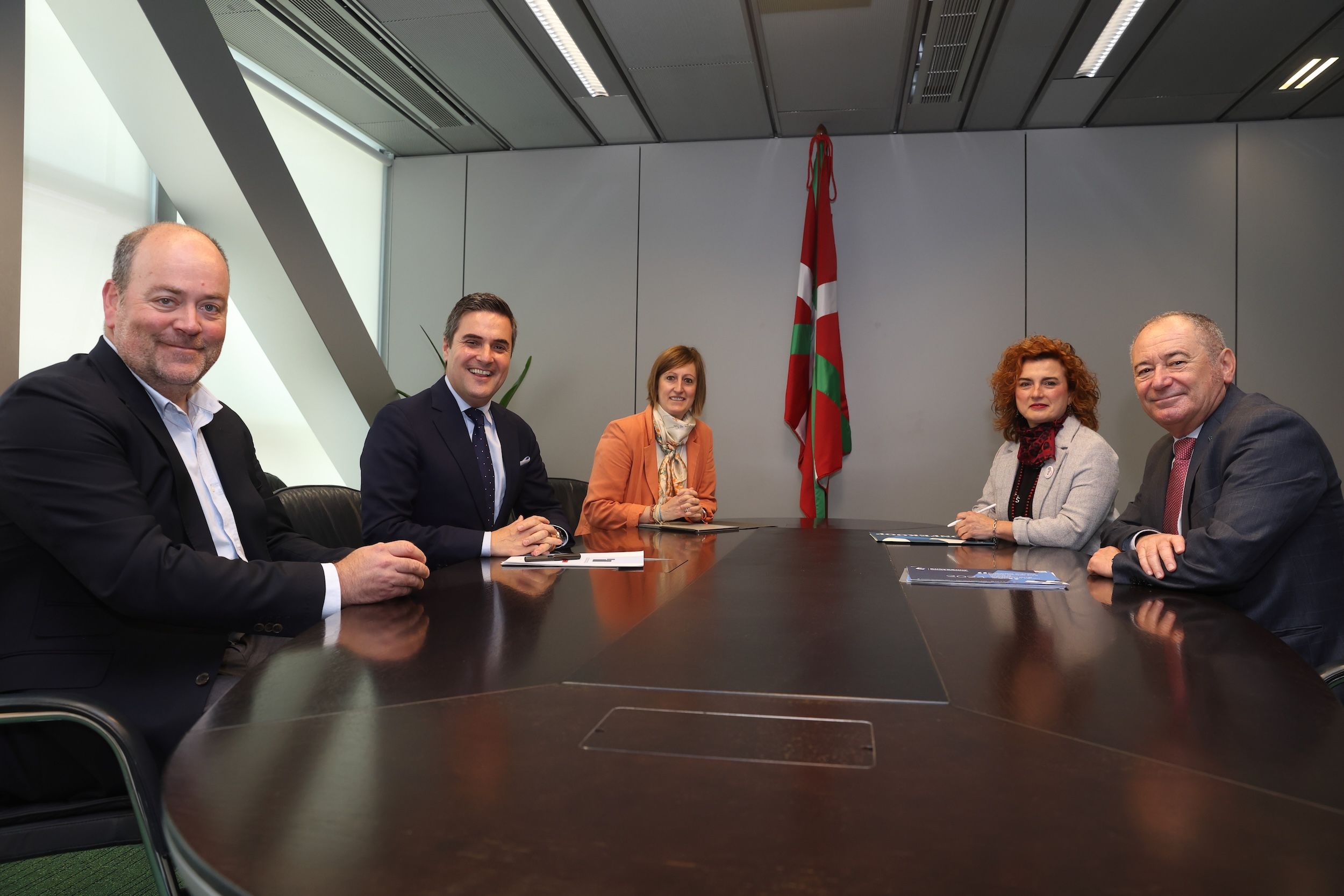 Zigor Urkiaga, Mikel Jauregi, Arrate Aranbarri, Rosa Lavin eta Iñaki Nubla | Argazkia: Eusko Jaurlaritza