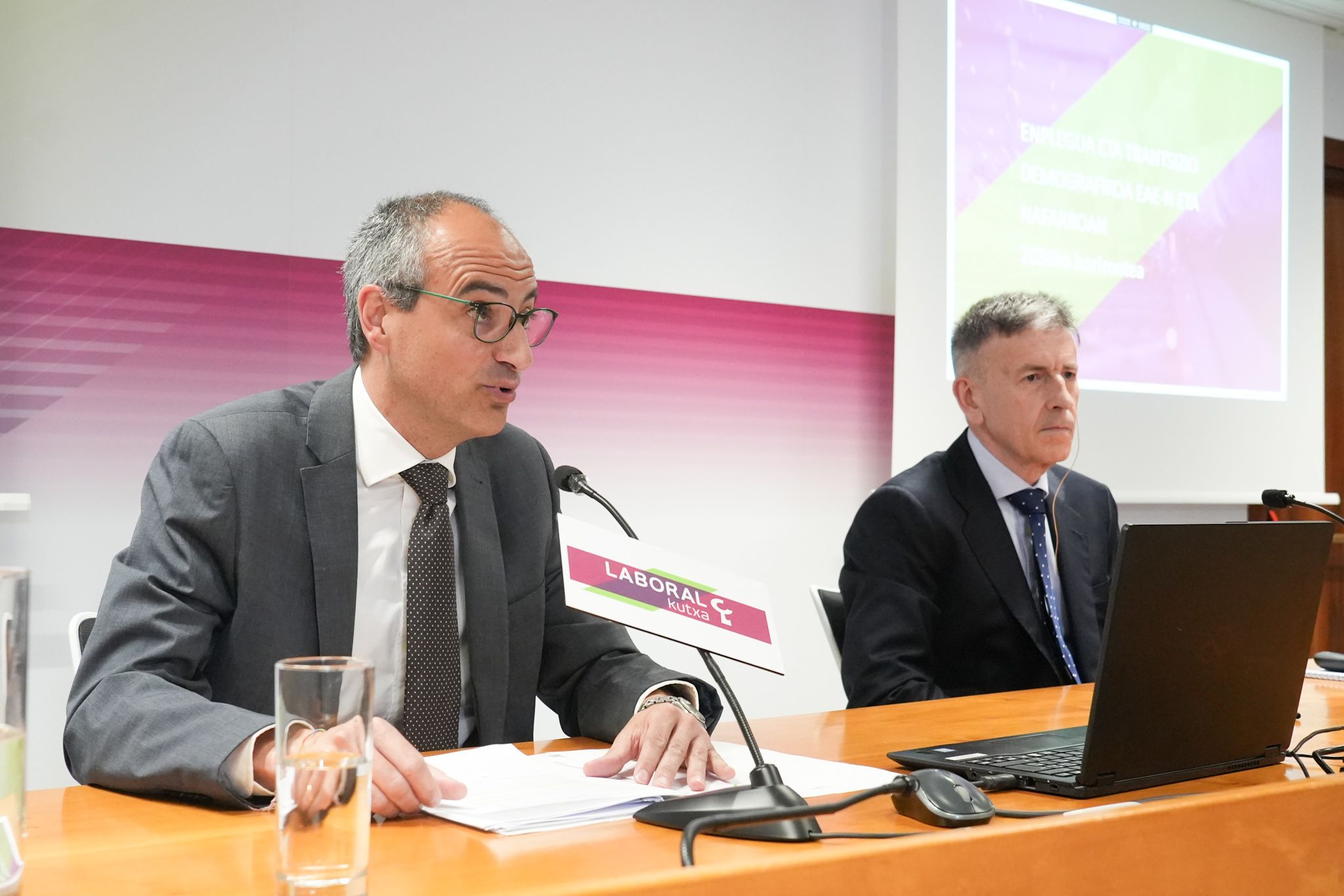 Ibon Urgoiti eta Joseba Madariaga atzoko prentsaurrekoan | Argazkia: Laboral Kutxa