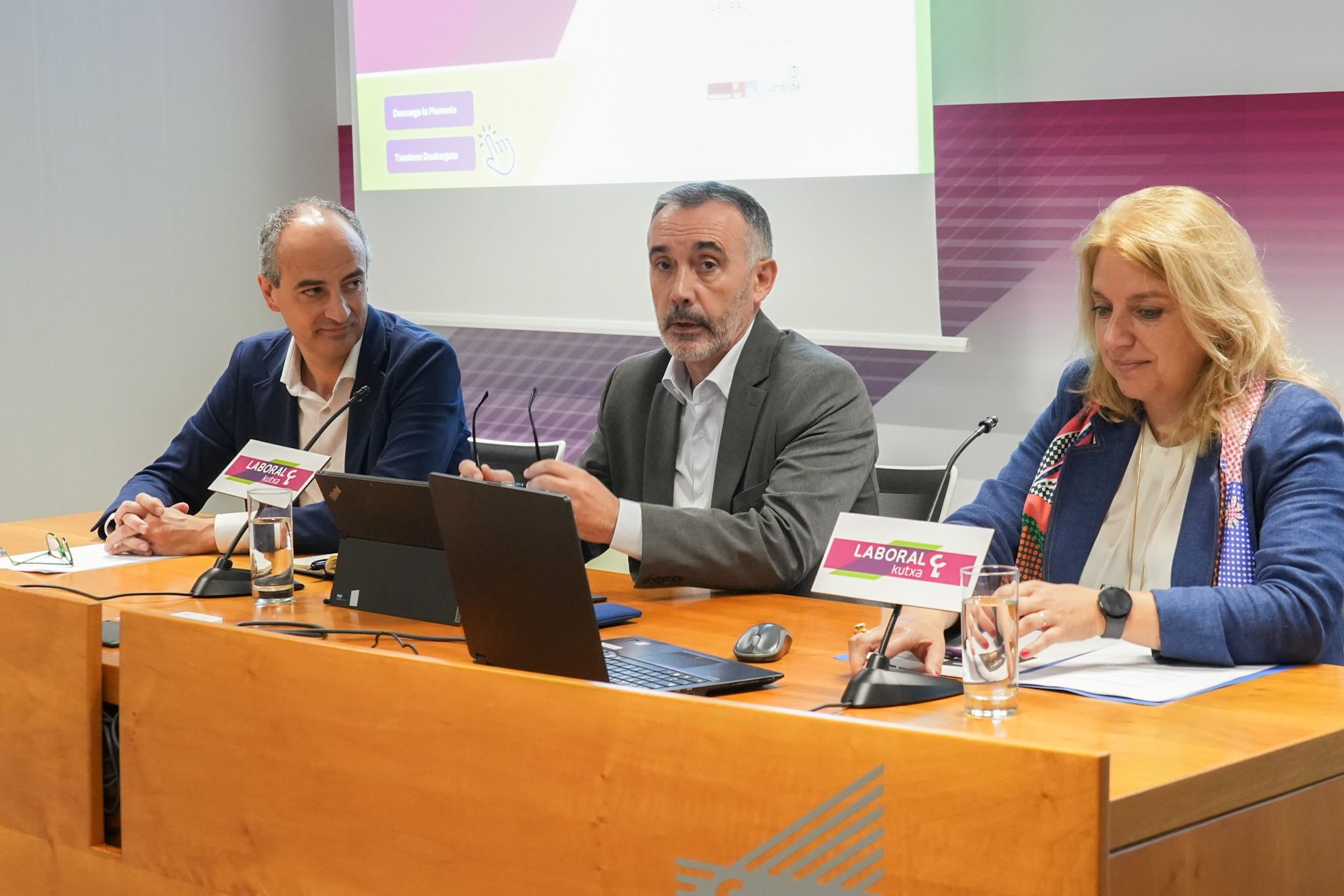 Ibon Urgoiti, Francisco Pedraza eta Inma Ramos, atzo, Bilbon | Argazkia: Laboral Kutxa