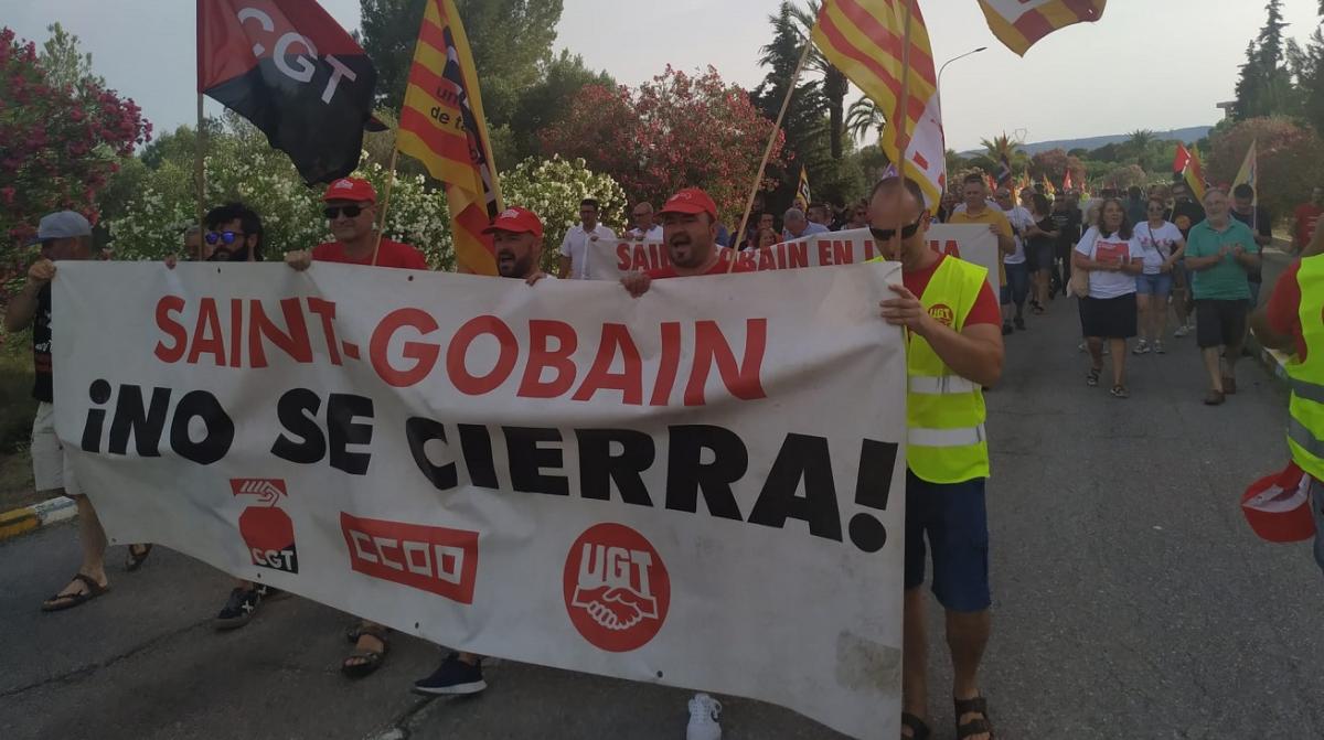 2022ko Saint Gobain Arboç-eko langileak | Argazkia: CCOO 2022ko Saint Gobain Arboç-eko langileak | Argazkia: CCOO