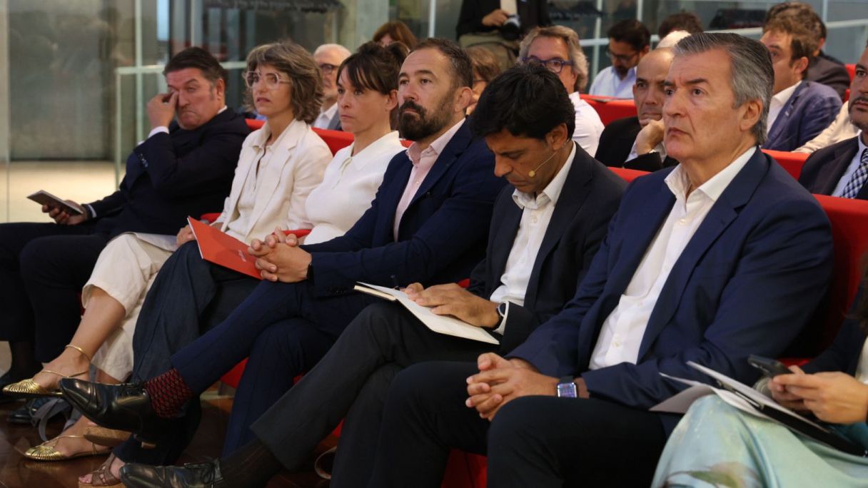 Alberto Marín, Teresa Parejo, Begoña Alfaro, Denis Itxaso, Francisco Javier Martín Ramiro y Santiago Novoa