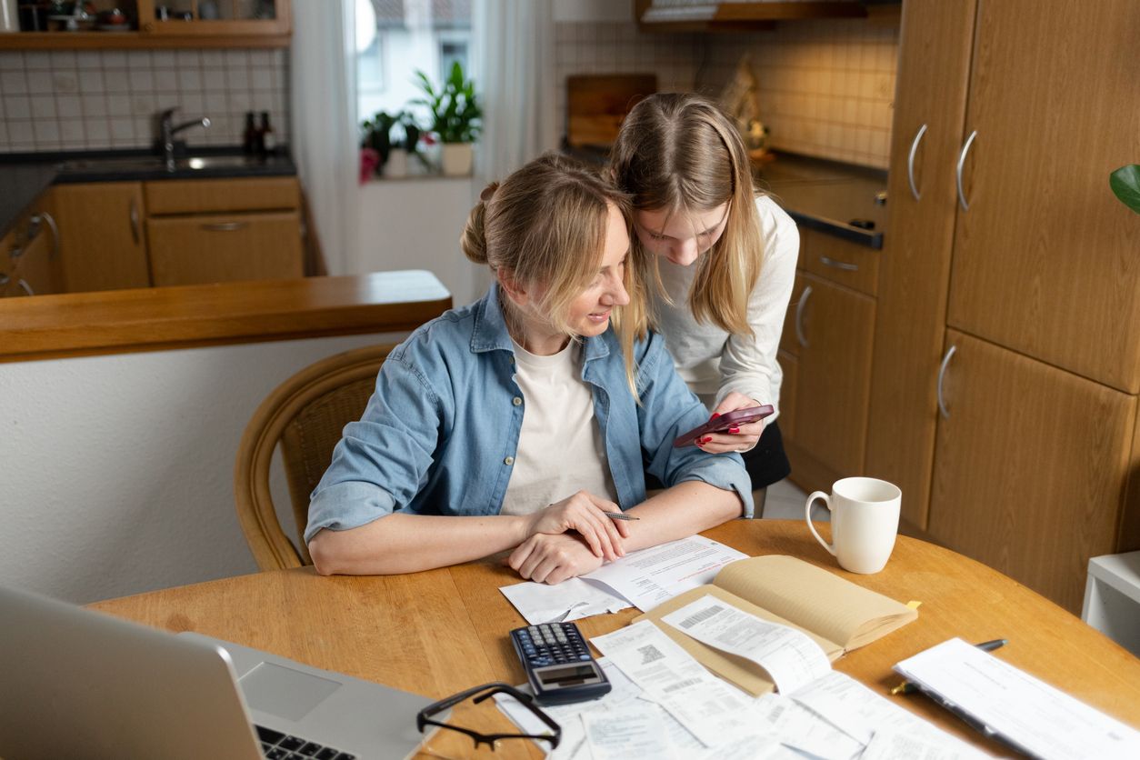 Batez beste 15.504 euro gastatu ziren pertsona bakoitzeko | Argazkia: iStock