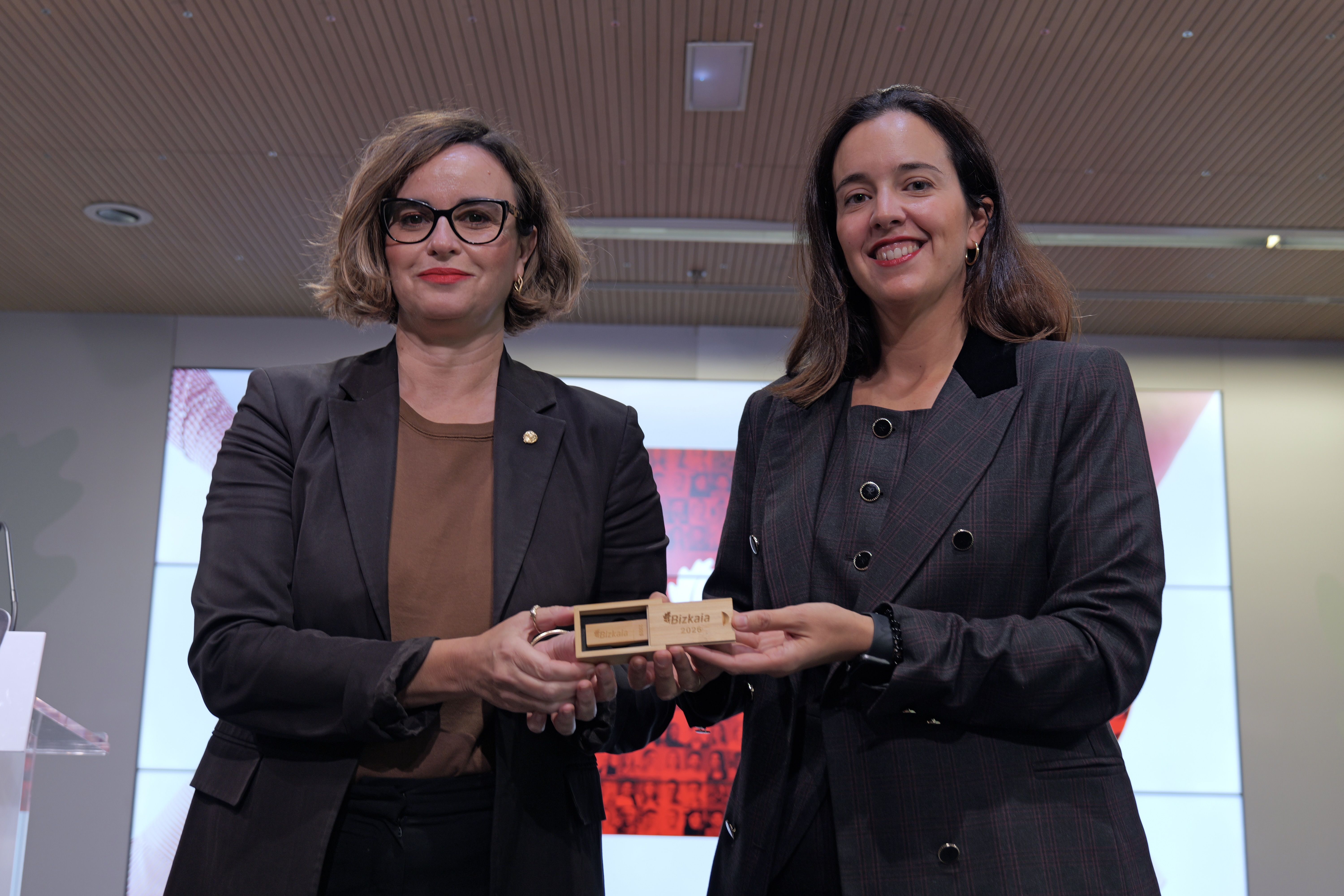 Elixabete Etxanobe eta Itxaso Berrojalbiz | Argazkia: Bizkaiko Foru Aldundia Elixabete Etxanobe eta Itxaso Berrojalbiz | Argazkia: Bizkaiko Foru Aldundia