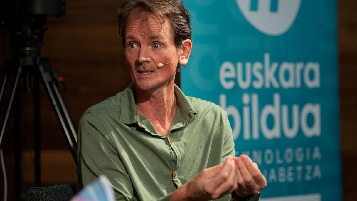 Aitor Soroa EHUko Adimen Artifizial eta hizkuntza teknologiako Hitz Katedrako zuzendaria | Argazkia: Euskarabildua Aitor Soroa EHUko Adimen Artifizial eta hizkuntza teknologiako Hitz Katedrako zuzendaria | Argazkia: Euskarabildua