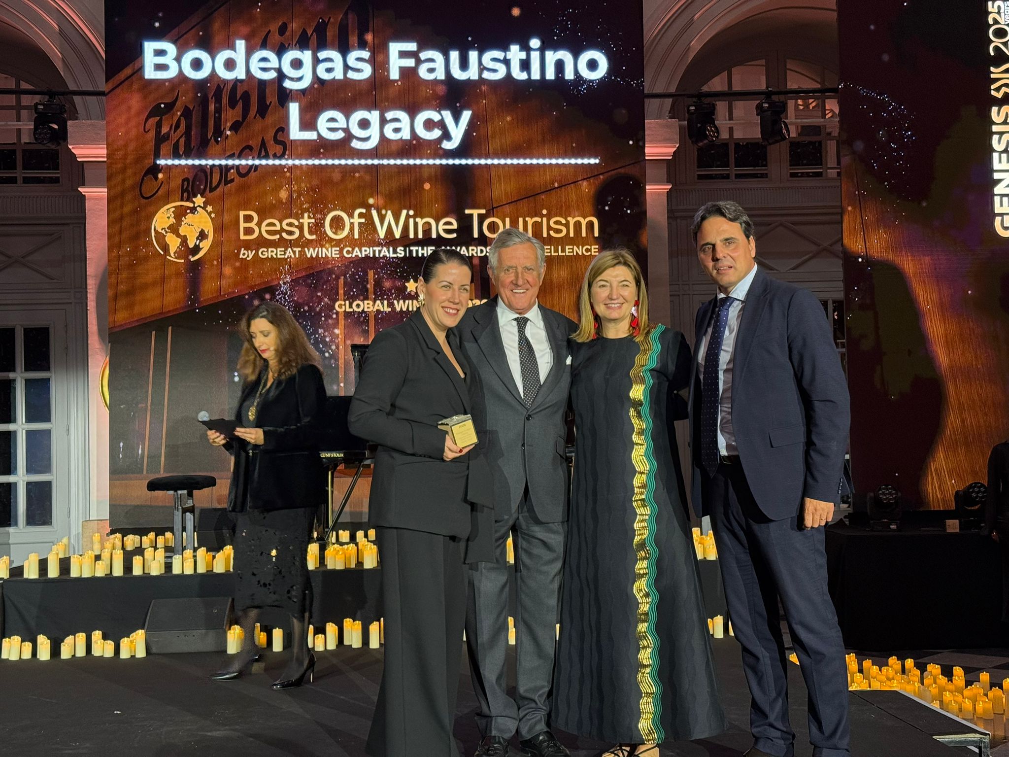 Lourdes Martínez Zabala Bodegas Faustinoren zuzendari exekutiboak jaso du saria | Argazkia: Arabako Ganbera