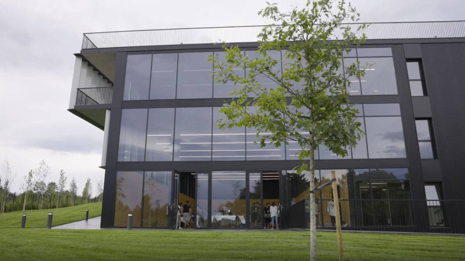 Fabrika eraikinaren kanpoaldea | Argazkia: Fabrika