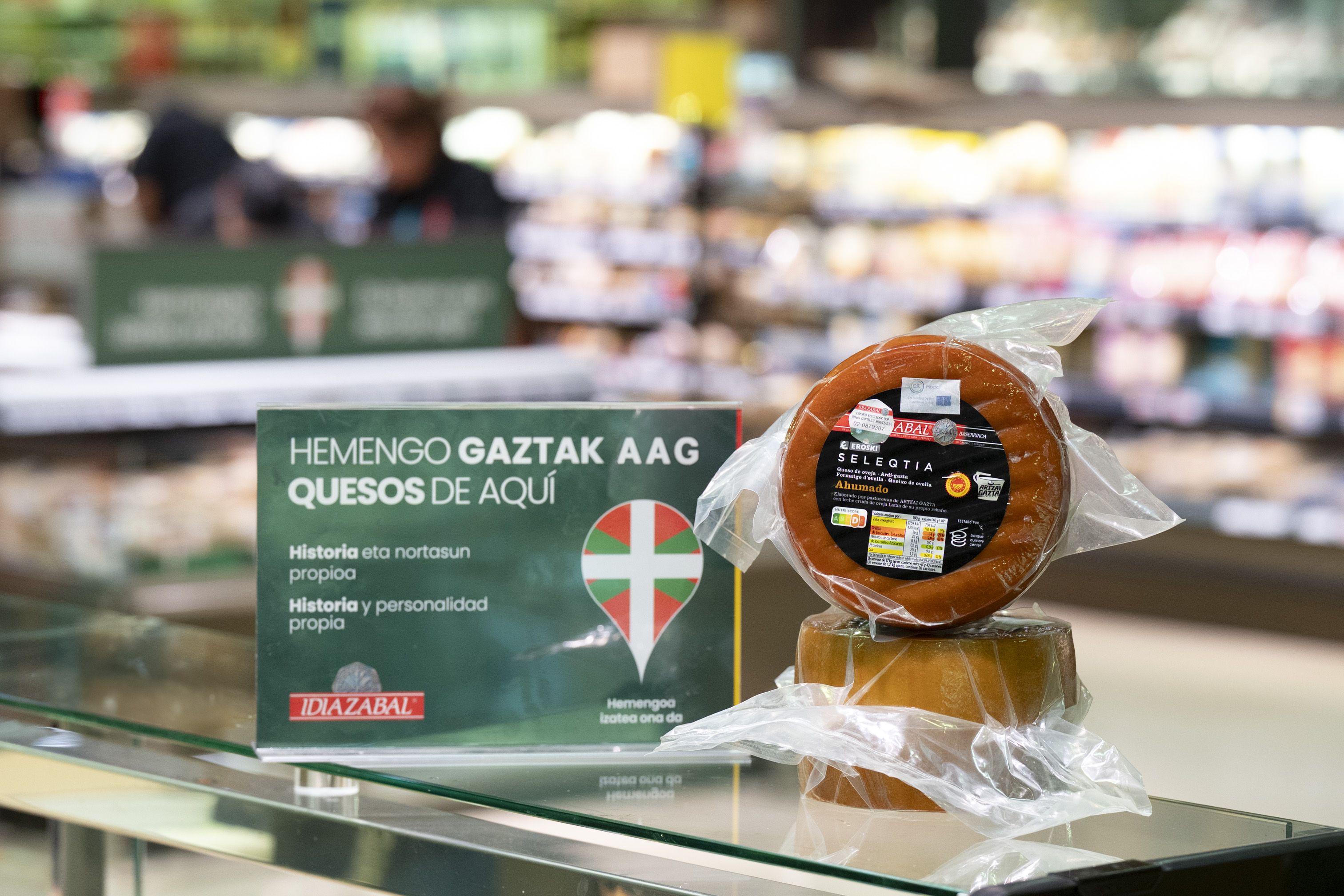 Gaztapack proiektua abiatu dute Artzai Gazta elkartearen, Eroskiren eta Idiazabalgo JIKABen artean | Argazkia: Eroski