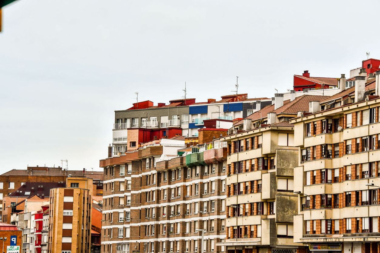 Nafarroan hilean 10,7 euro ordaintzen dira batez beste metro karratuko | Argazkia: iStock Nafarroan hilean 10,7 euro ordaintzen dira batez beste metro karratuko | Argazkia: iStock