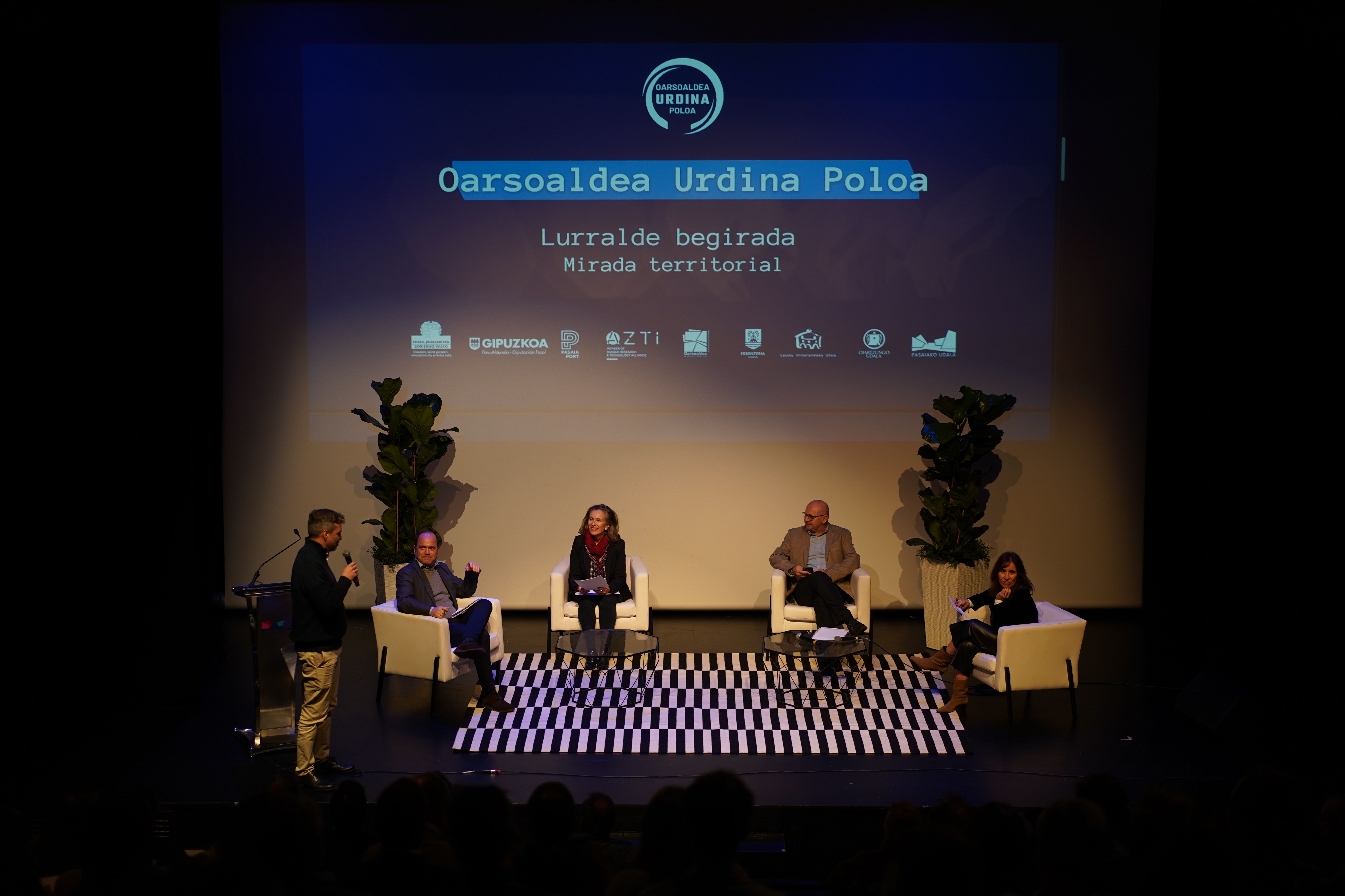 Oarsoaldea Urdina Poloaren dinamizazio jardunaldia egin zen atzo | Argazkia: Oarsoaldea Garapen Agentzia Oarsoaldea Urdina Poloaren dinamizazio jardunaldia egin zen atzo | Argazkia: Oarsoaldea Garapen Agentzia