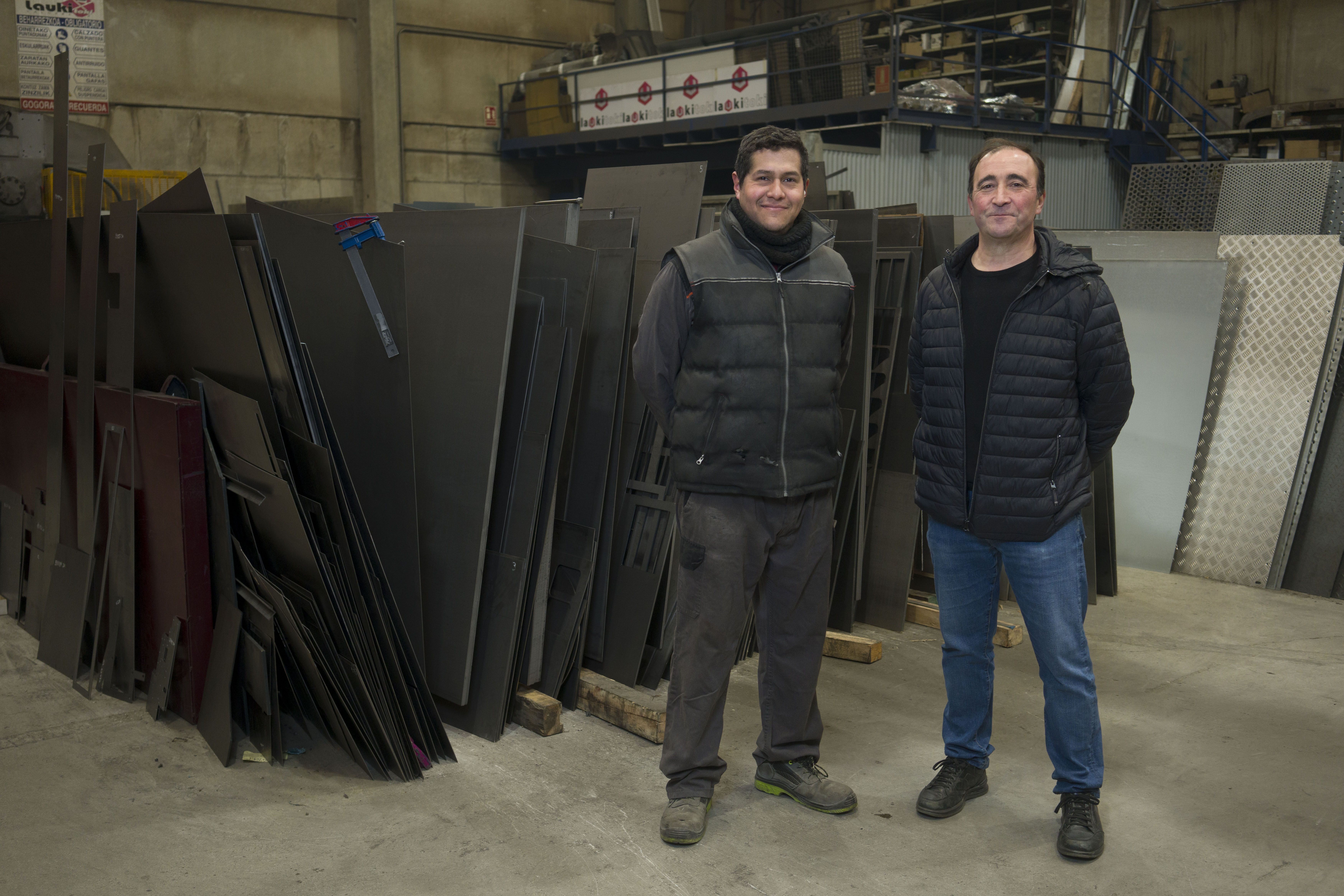 Kirvy Morales eta Jose Mari Calvo, Lauki Toki galdategiko langile eta gerentea | Argazkia: Jon Urbe / Foku