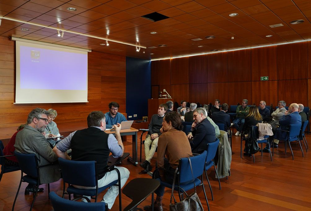 Lehenengo lan-saioa egin dute jada | Argazkia: EAEko Mugikortasun eta Logistika Klusterra