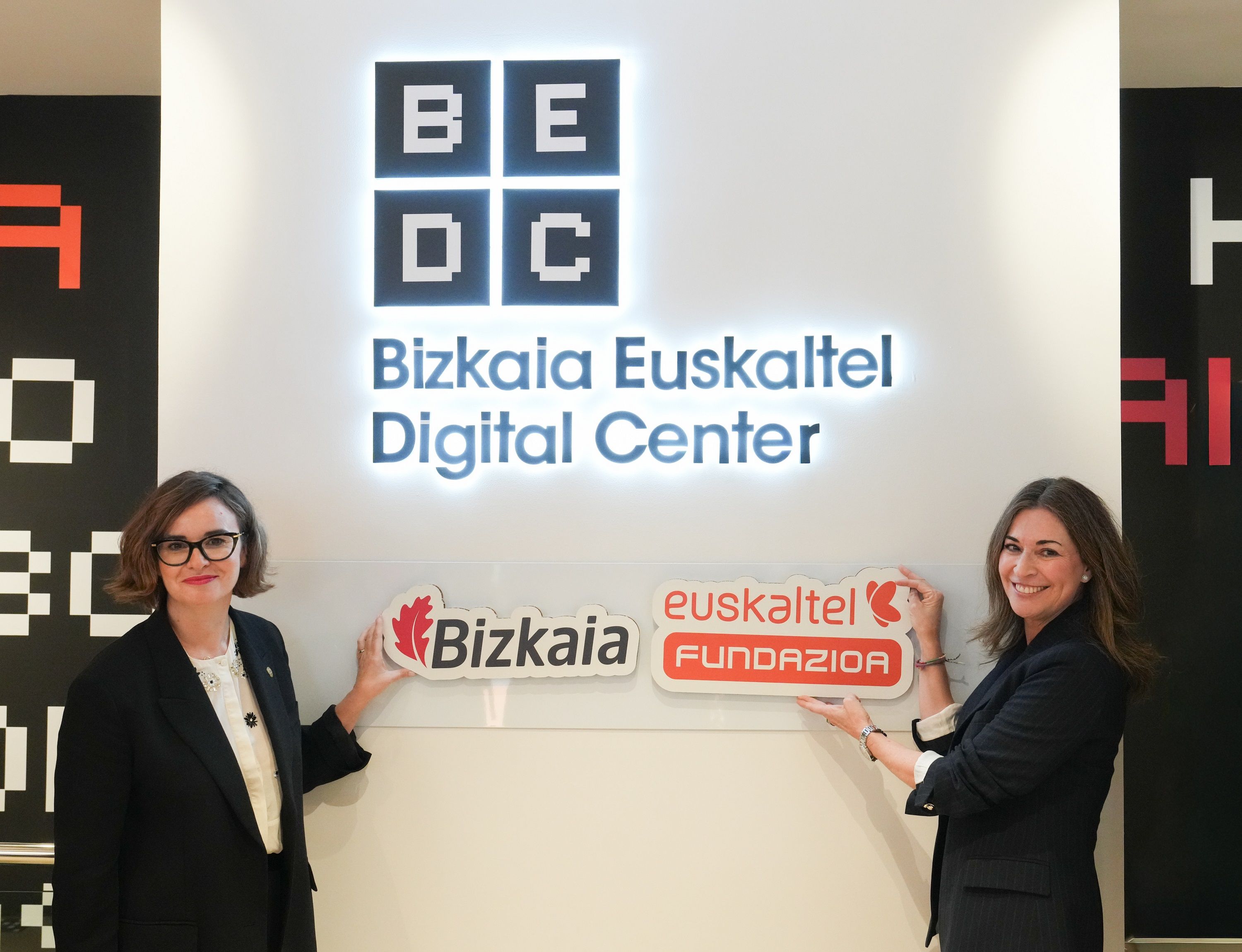Etxanobe eta Usamentiaga, gaurko inaugurazioan | Argazkia: Euskaltel