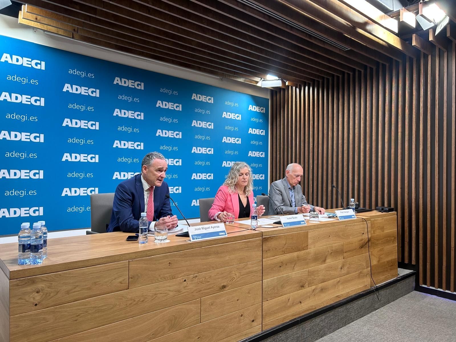 Jose Miguel Aierza, Isabel Busto eta Patxi Sasigain | Argazkia: Adegi