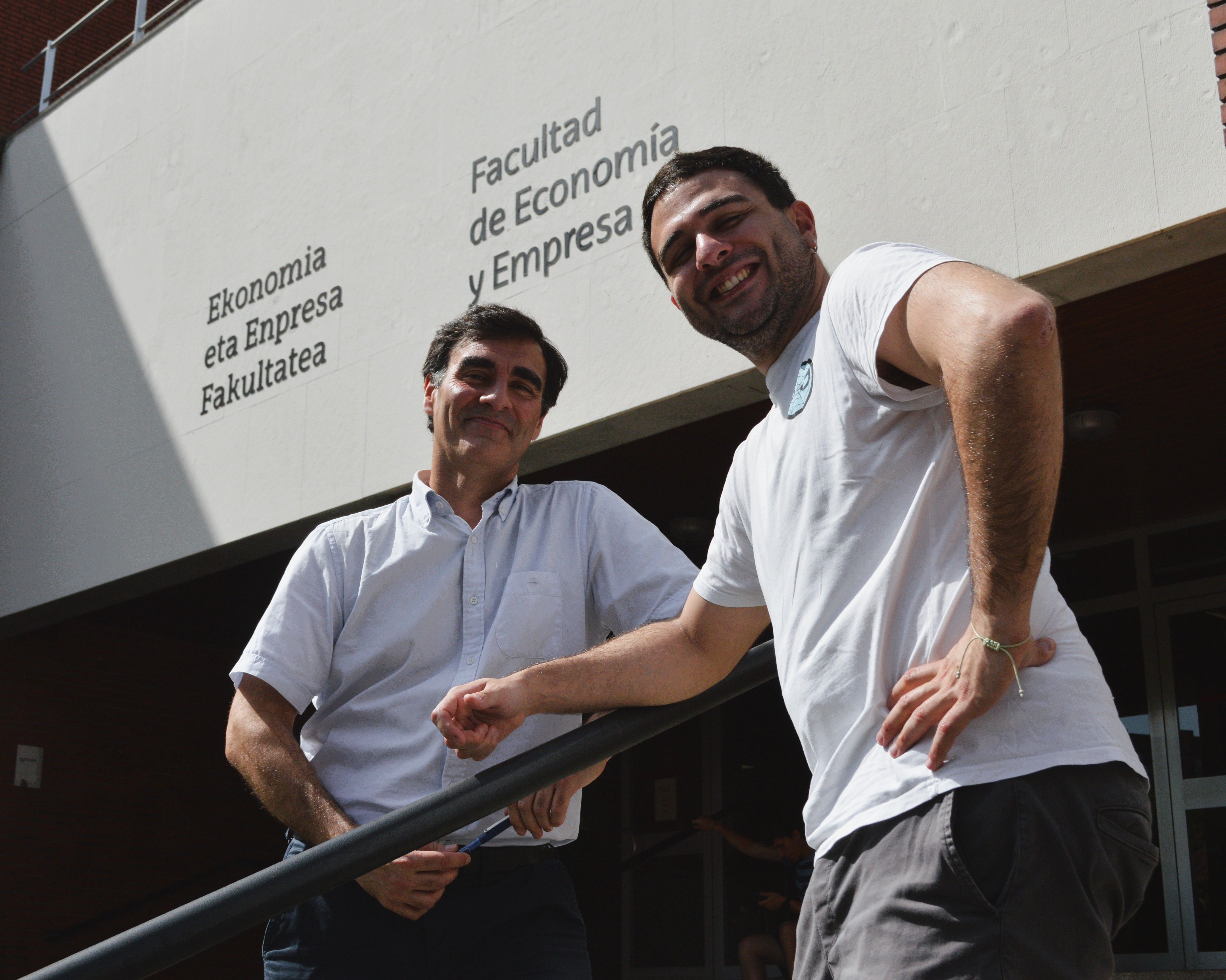 Gutierrez Goiria eta Santos Larzabal, ezker-eskuin | Argazkia: Haizea Solagurenbeaskoa Gutierrez Goiria eta Santos Larzabal, ezker-eskuin | Argazkia: Haizea Solagurenbeaskoa