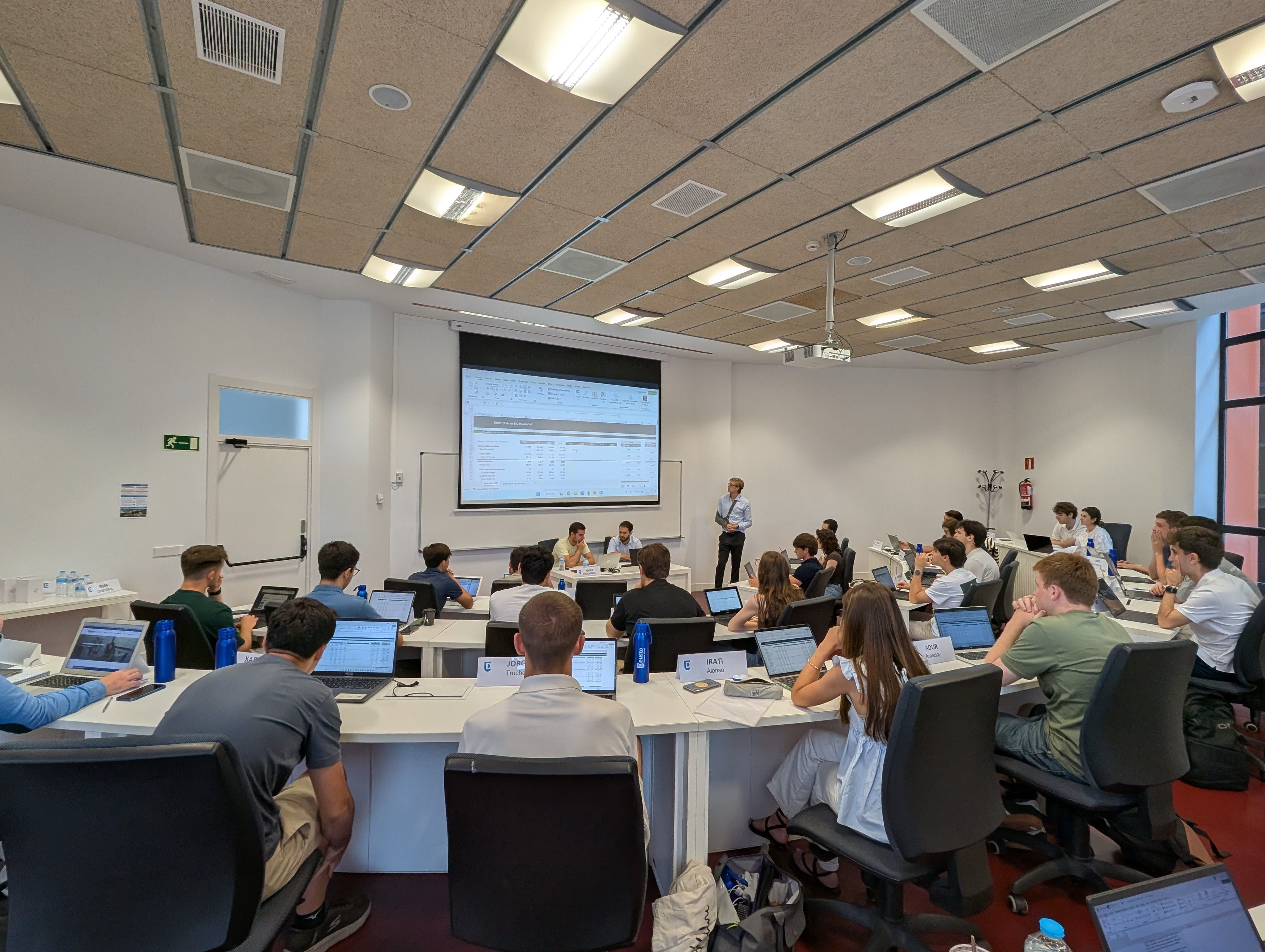 Artizarra Fundazioak eta DBSk antolatutako Valuation Summer Campen bigarren edizioa aurki hasiko da | Argazkia: utzitakoa Artizarra Fundazioak eta DBSk antolatutako Valuation Summer Campen bigarren edizioa aurki hasiko da | Argazkia: utzitakoa