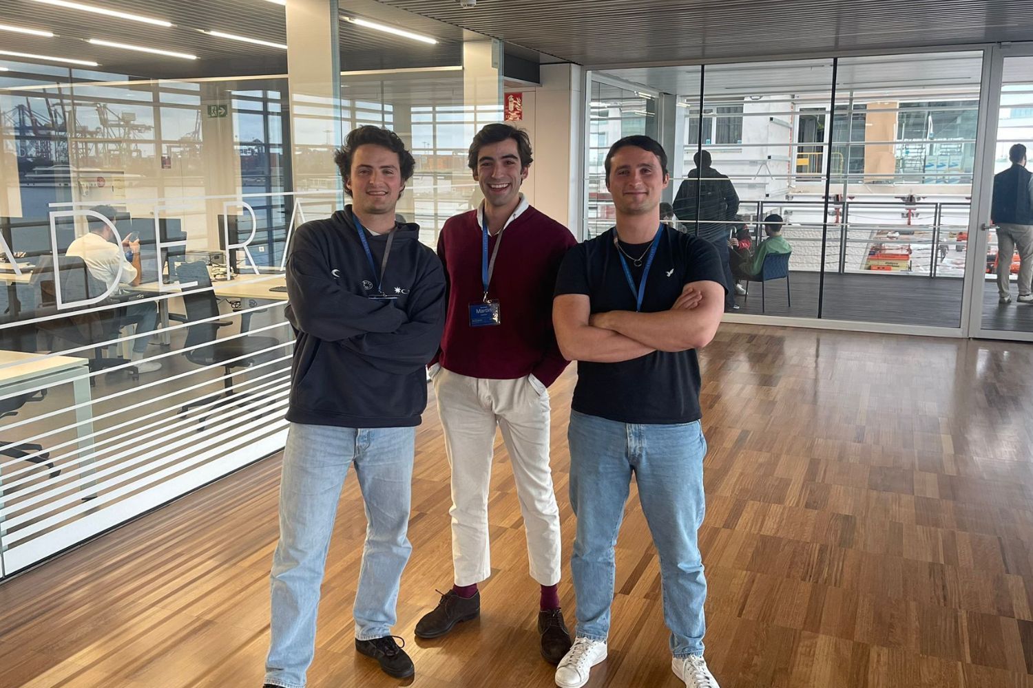 Pedro Bernar, ezkerrean, Martin Gonzalez eta Jaime Bernar kideekin batera | Argazkia: utzitakoa
