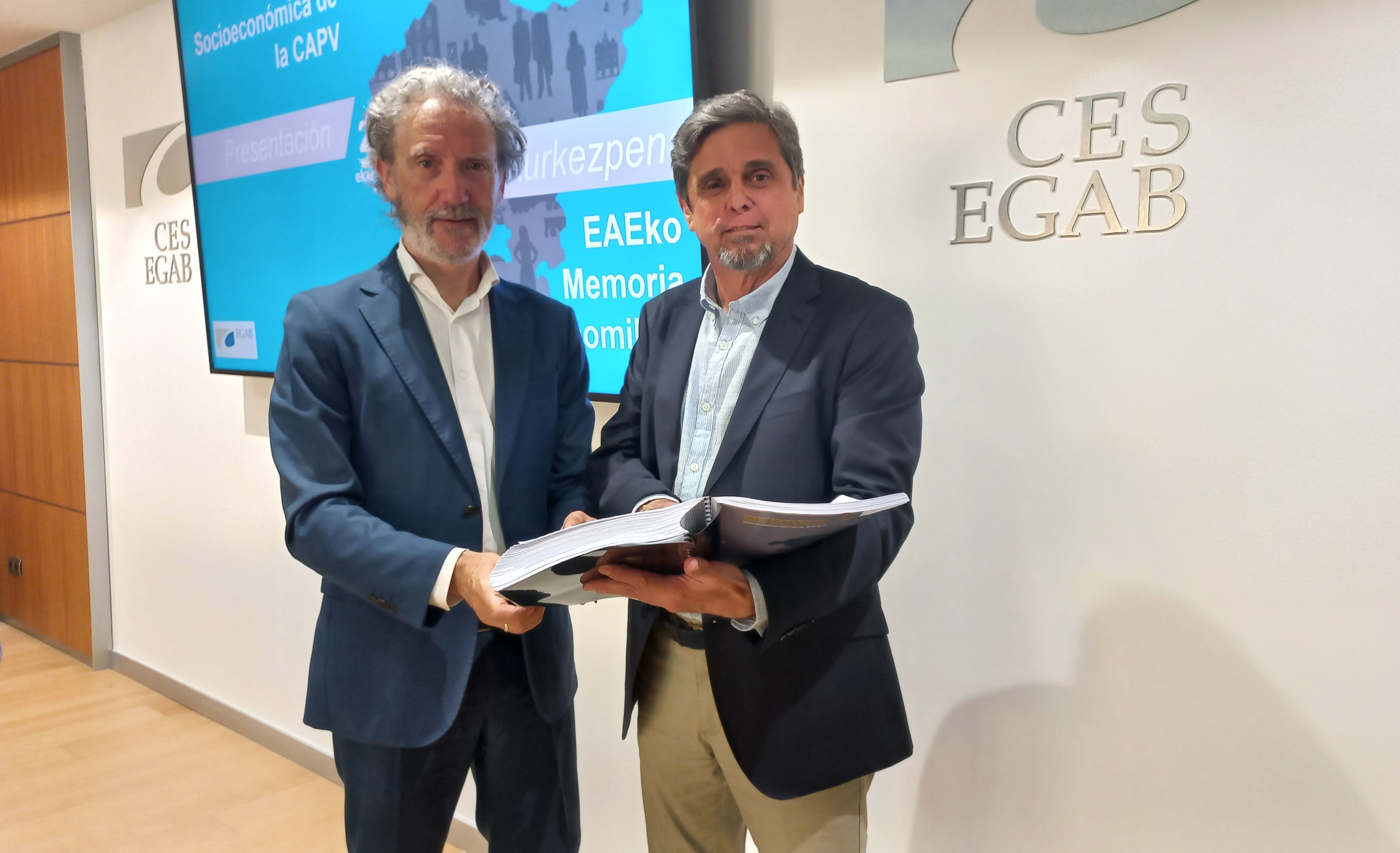 Jon Barrutia (EHU) eta Javier Muñecas (EGAB) | Argazkia: EGAB