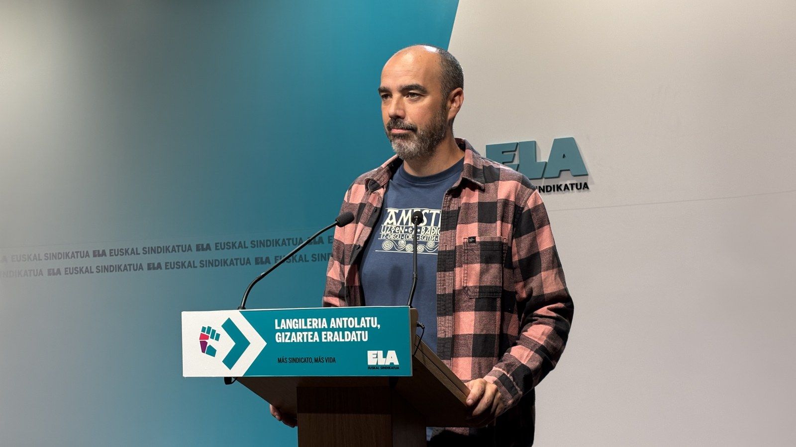 Pello Igeregi gaurko prentsaurrekoan | Argazkia: ELA Pello Igeregi gaurko prentsaurrekoan | Argazkia: ELA