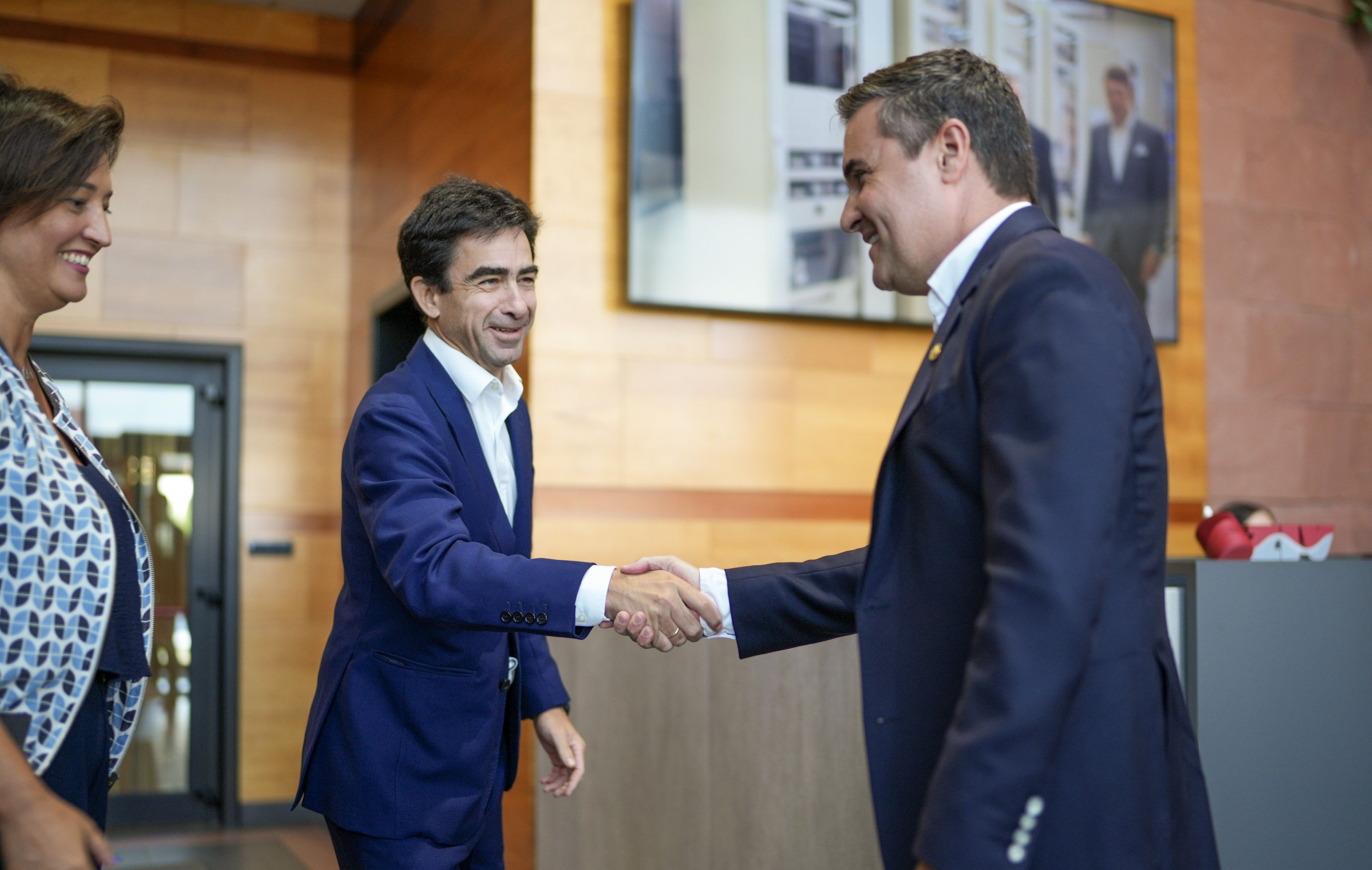Mikel Jauregi Industria sailburua Zamudioko enpresan izan da gaur | Argazkia: Eusko Jaurlaritza Mikel Jauregi Industria sailburua Zamudioko enpresan izan da gaur | Argazkia: Eusko Jaurlaritza